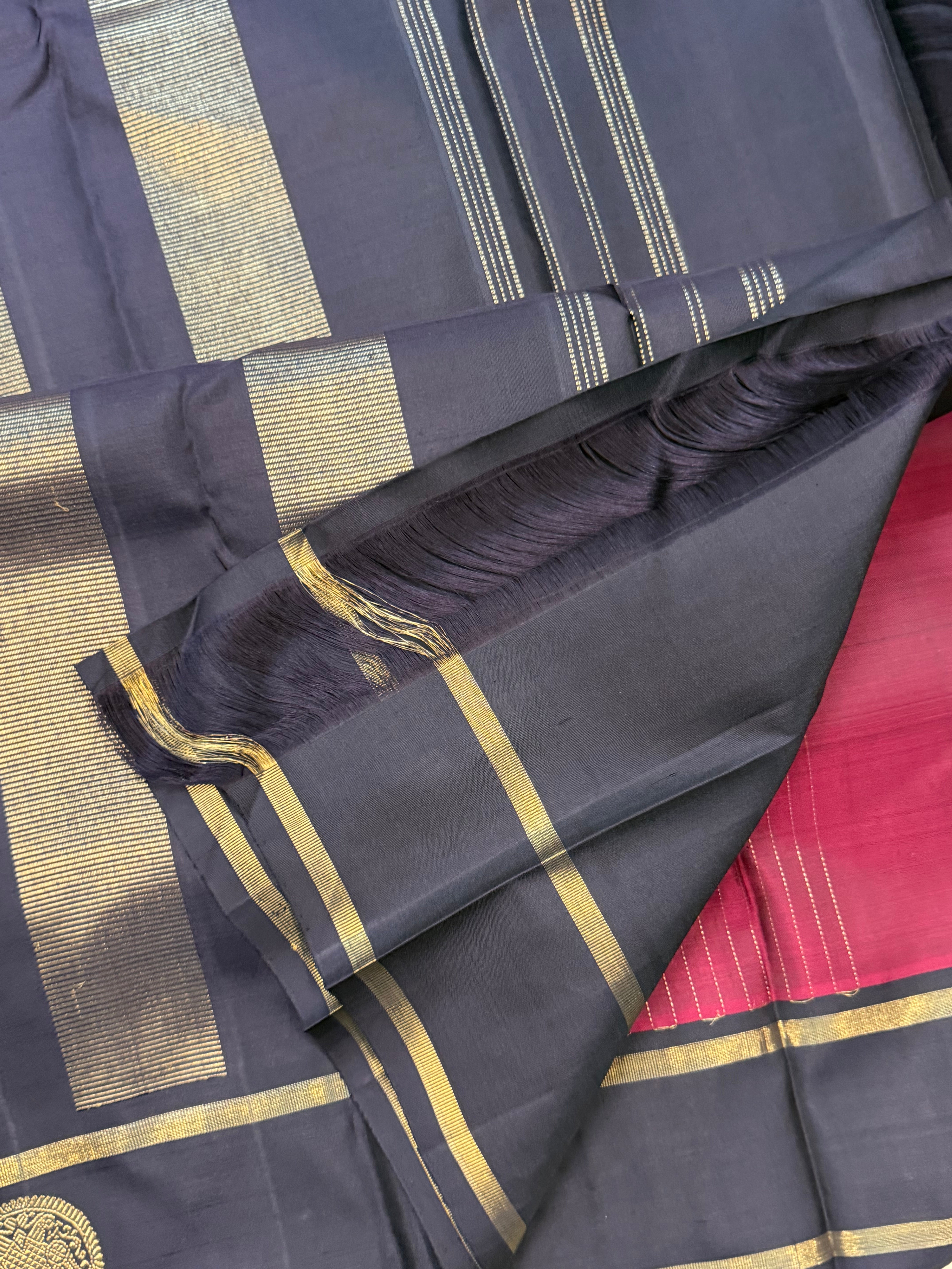 Permam : beetroot colour border Butta .  / Kanjipuram silk CL4801