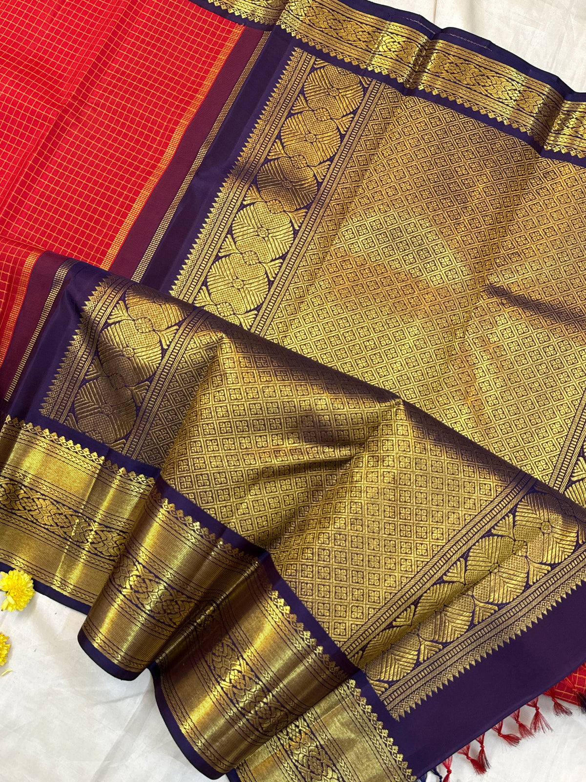 Master weaver - Red thread and zari kattam dark blue kai korvai border adai woven/ Kanjipuram silk