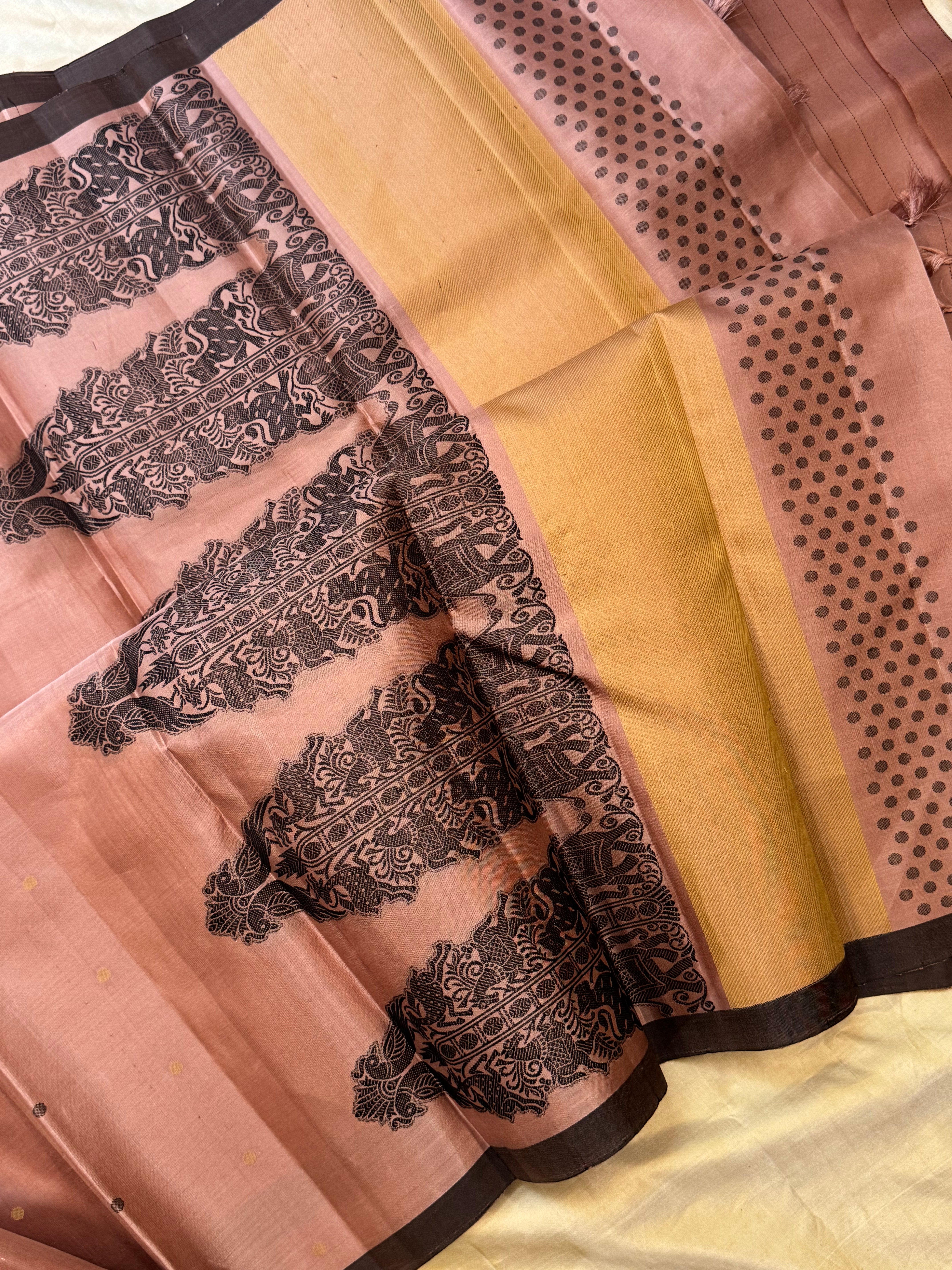 Onion pink borderless unique pallu/ Varnangal soft silk