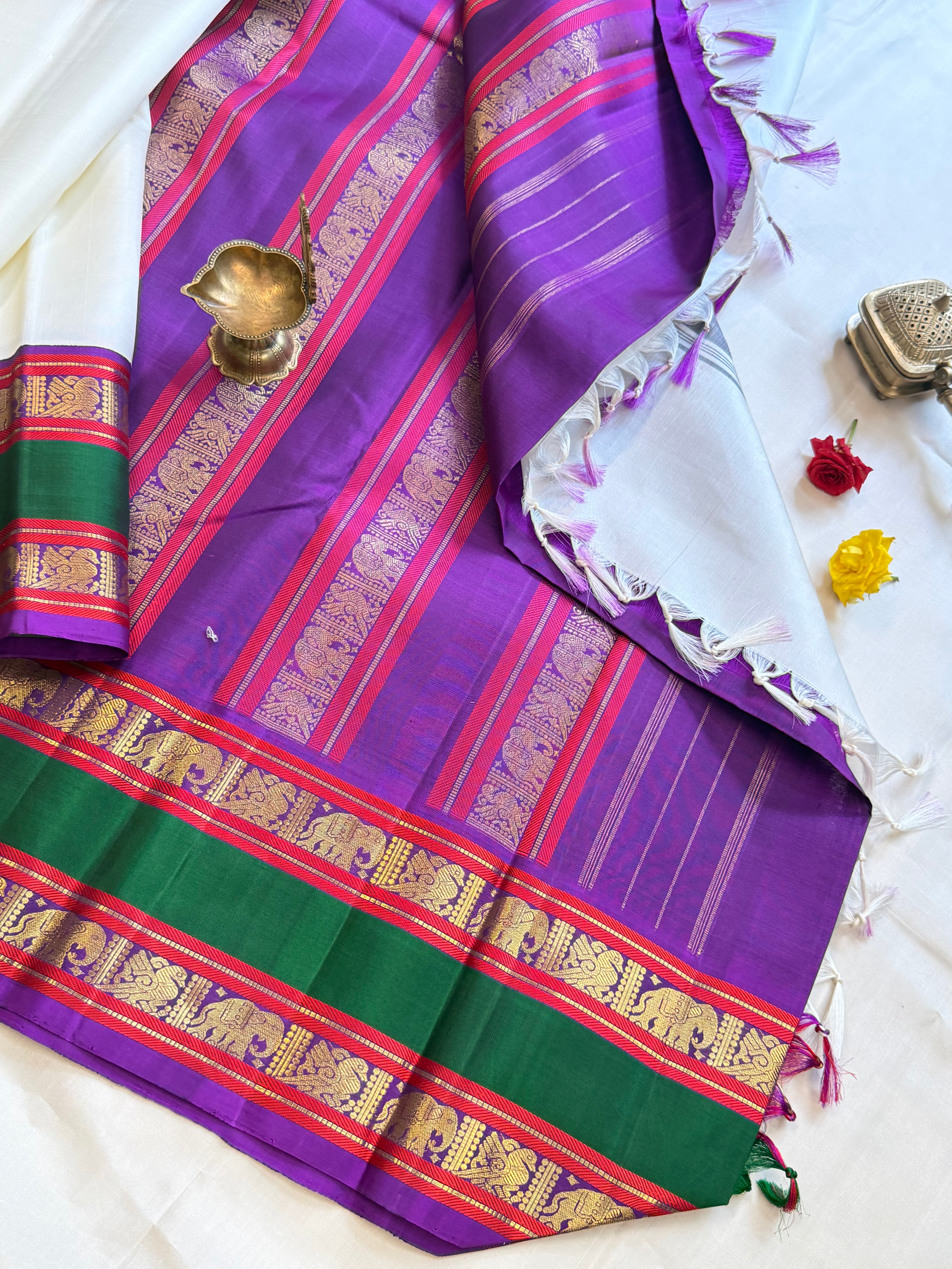 Malligai : off white retta pet  pure Zari Kanjipuram silk