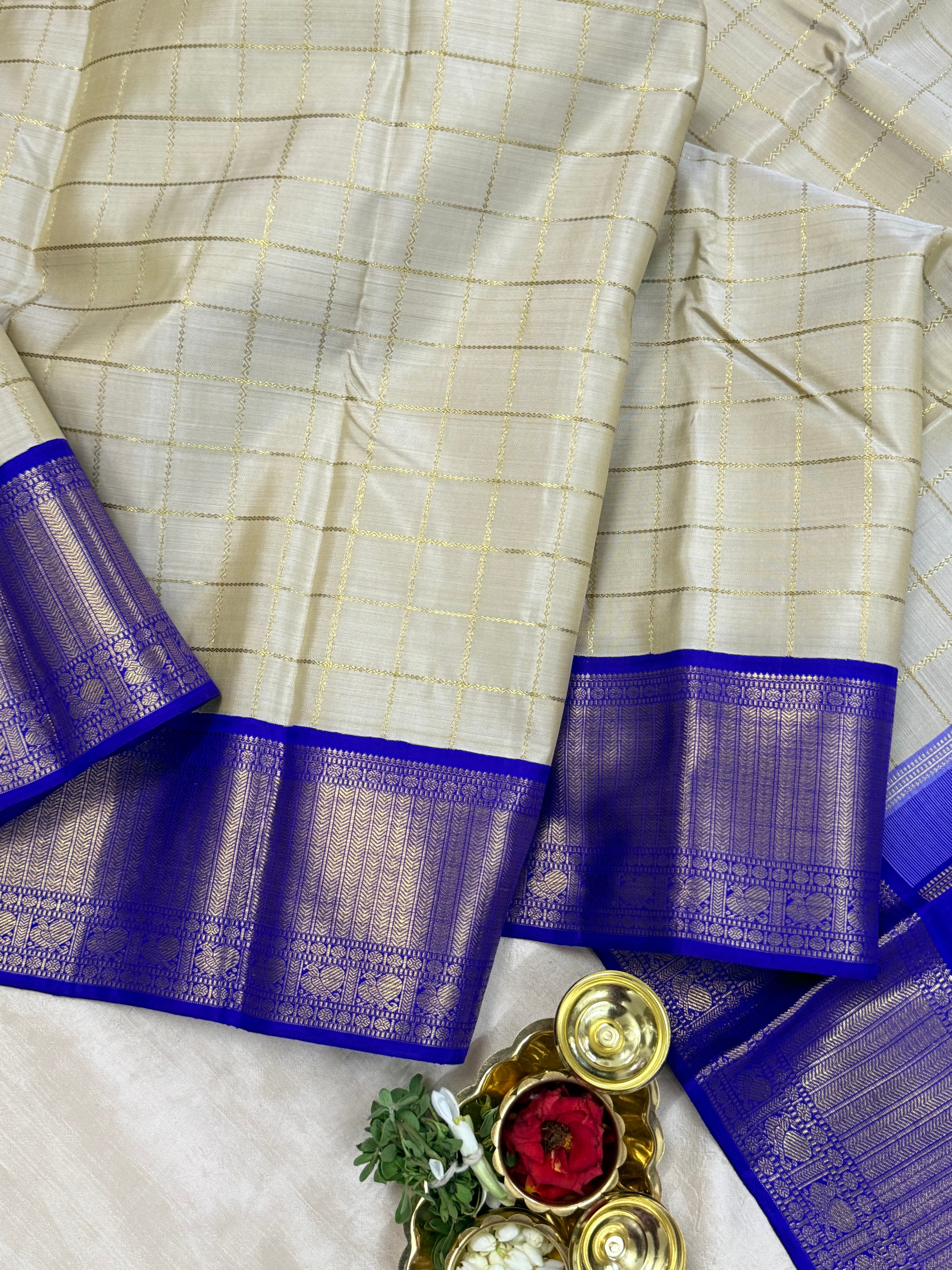 Offwhite zari kattam and violet kai korvai/ Kanjipuram silk