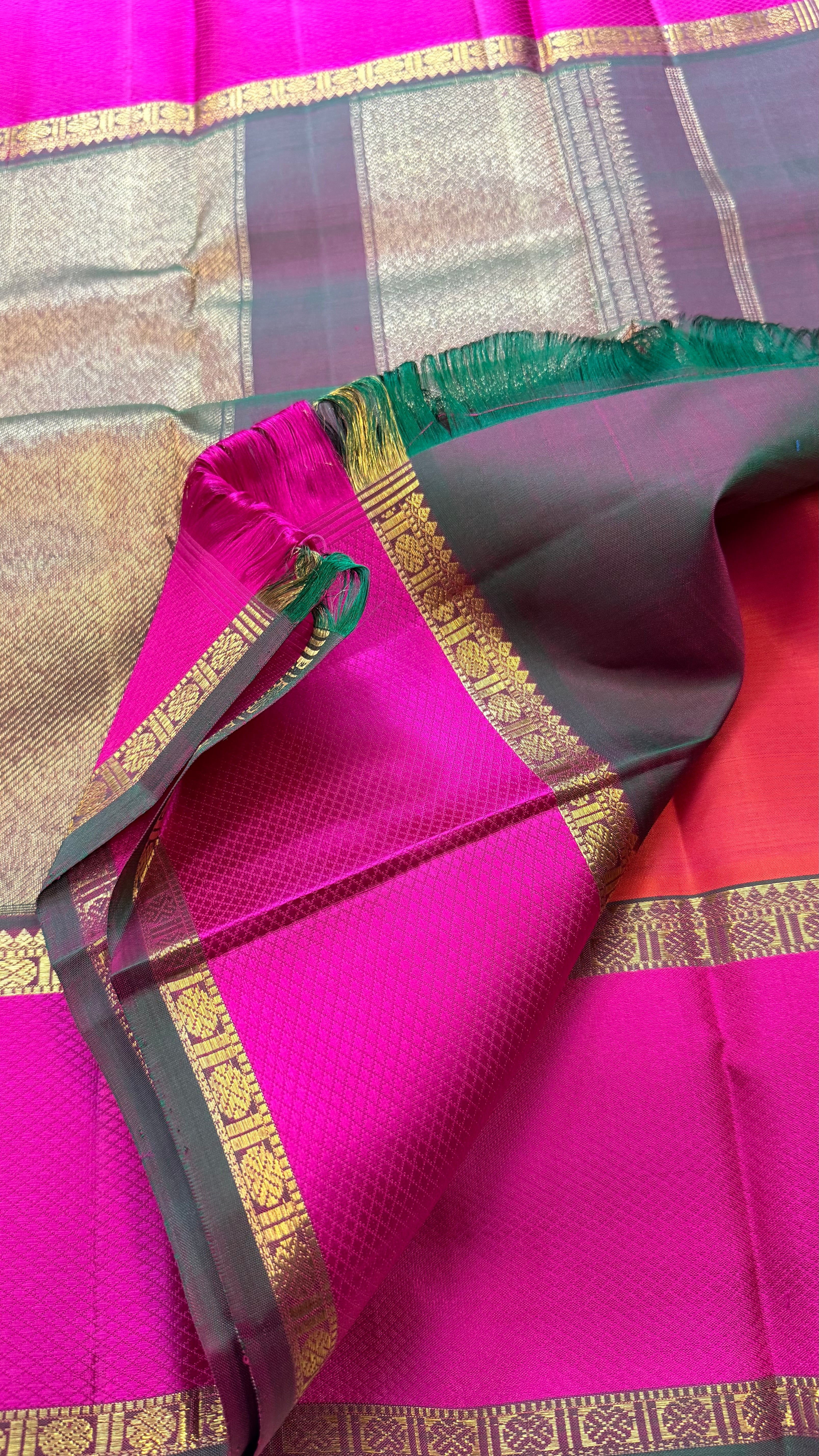 Rust color  Thilagam Butta / Kanjipuram silk