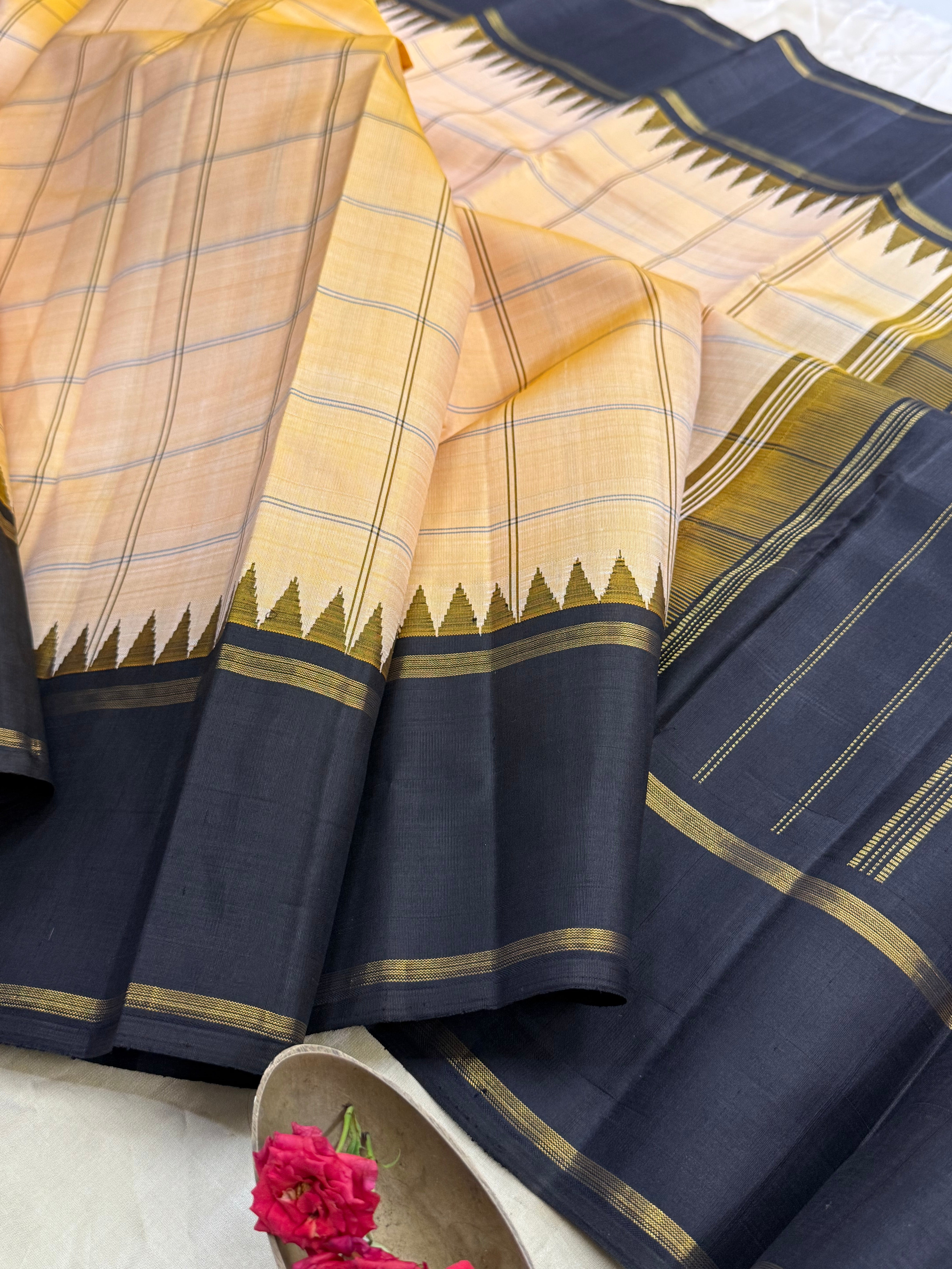 Golden shot kattam and black / Arani silk