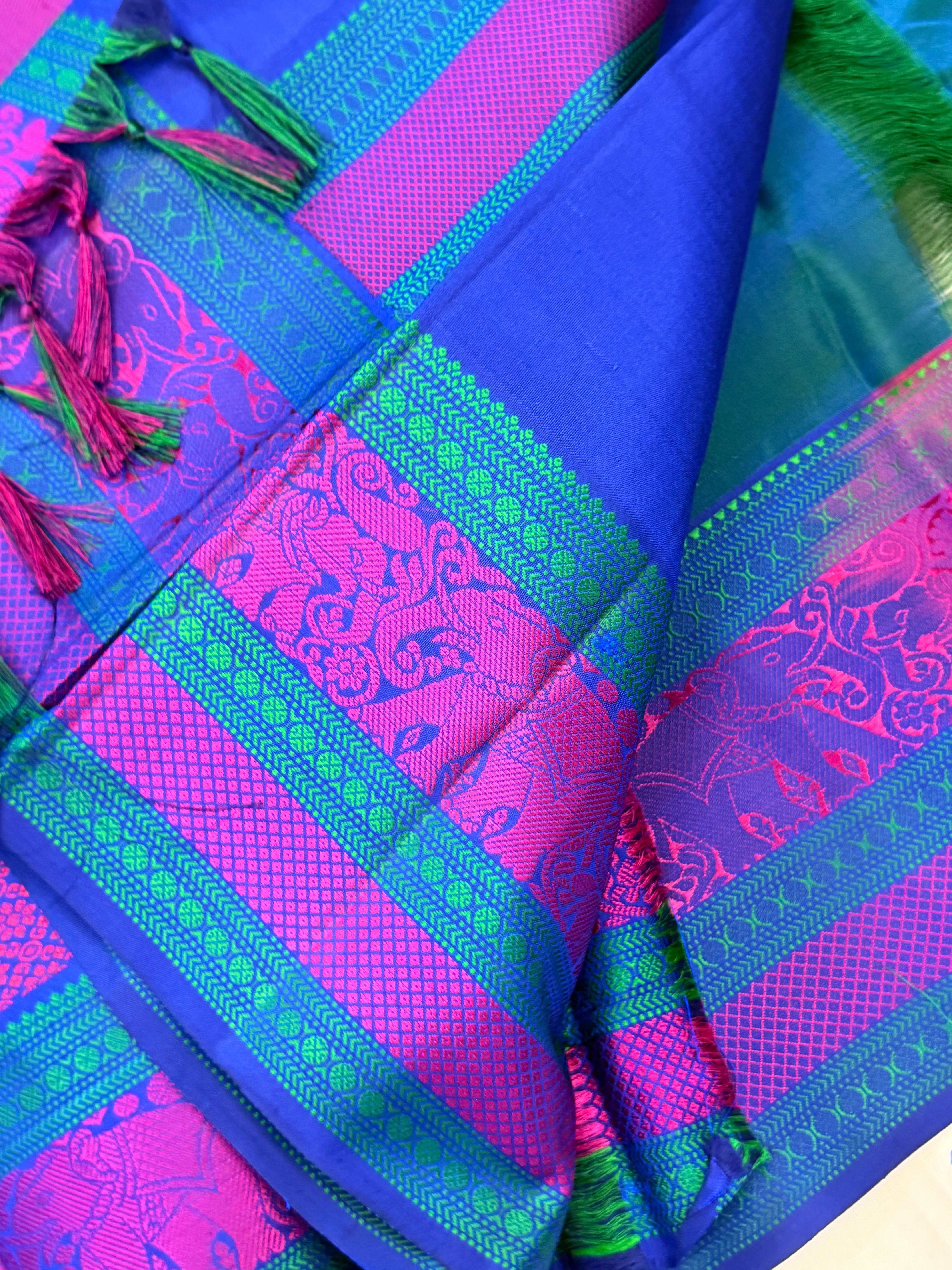 Mayilkazhuthu blue butta /Varnangal Thread work  CLSA11248