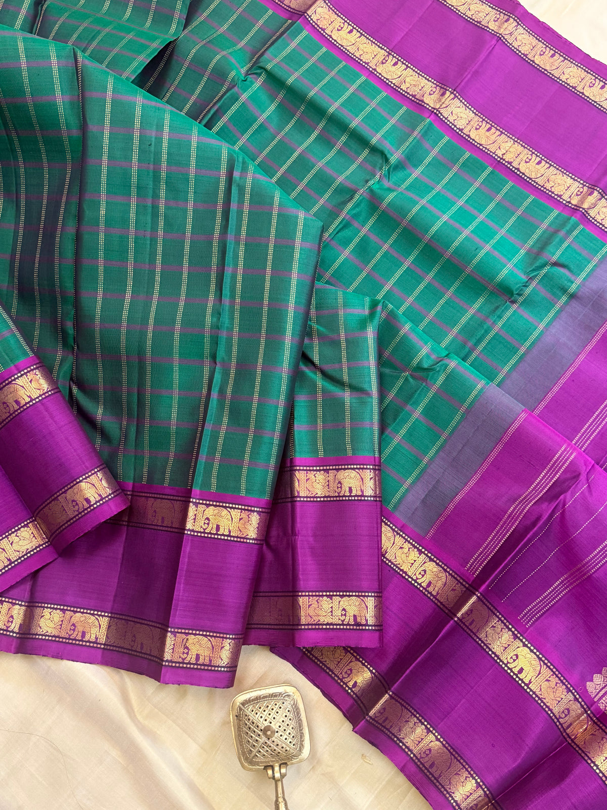 Colours of Navarathri bottle green Kattam Butta  / pure Kanjipuram silk