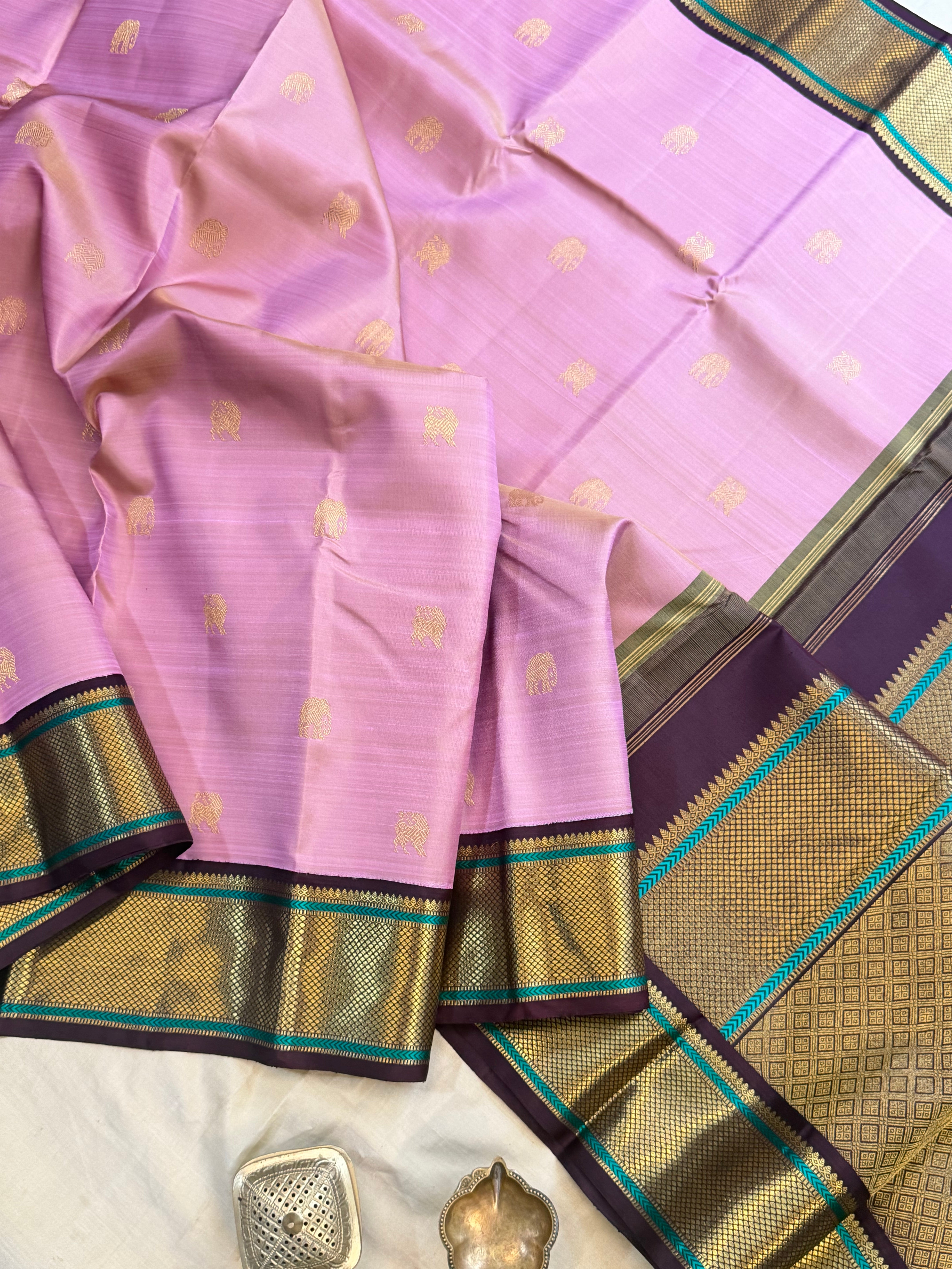 Unusual double tone color Korvai pure Zari Kanjipuram silk