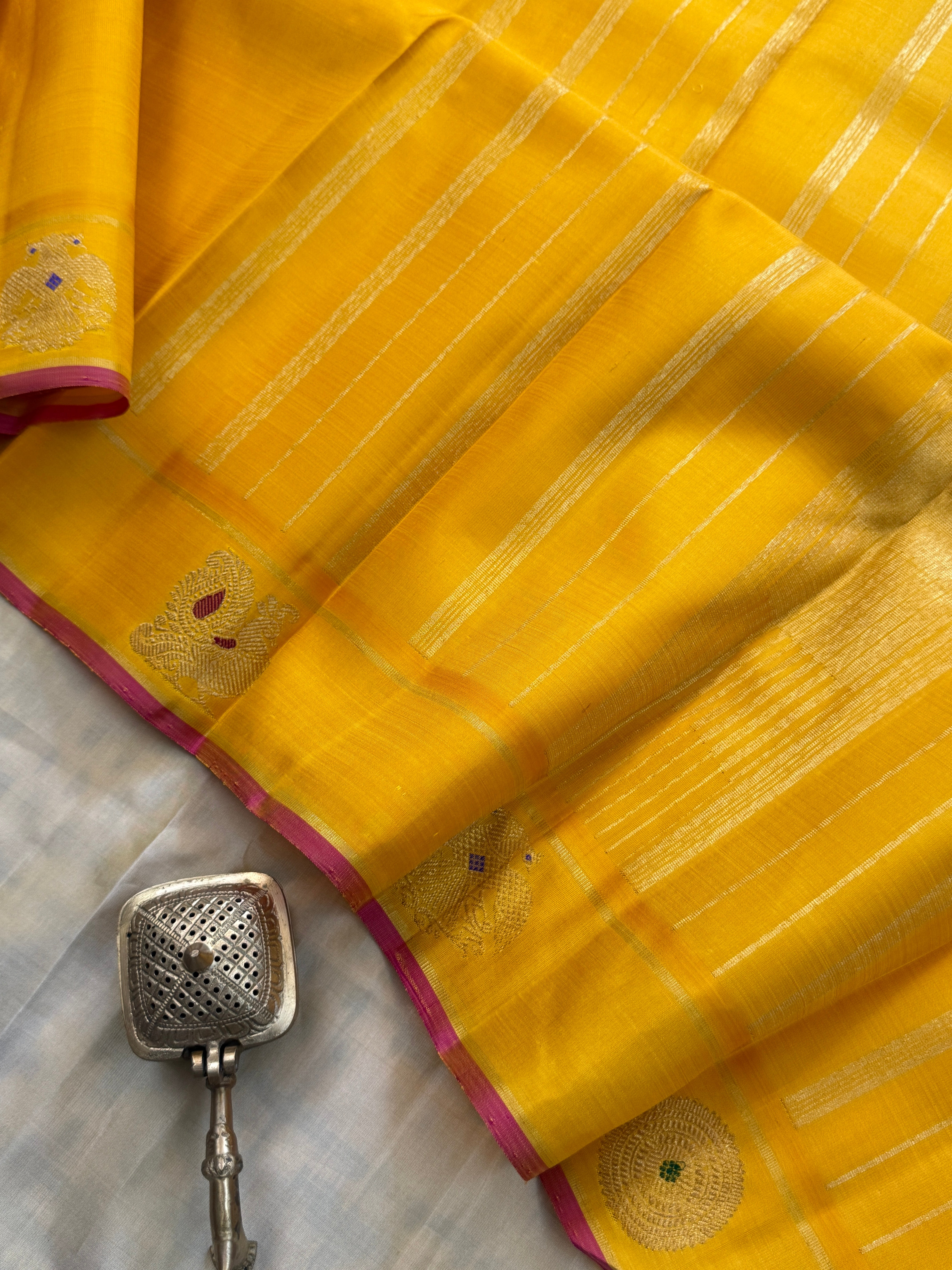 Yellow border Butta / Kanjipuram silk saree clsa 11066