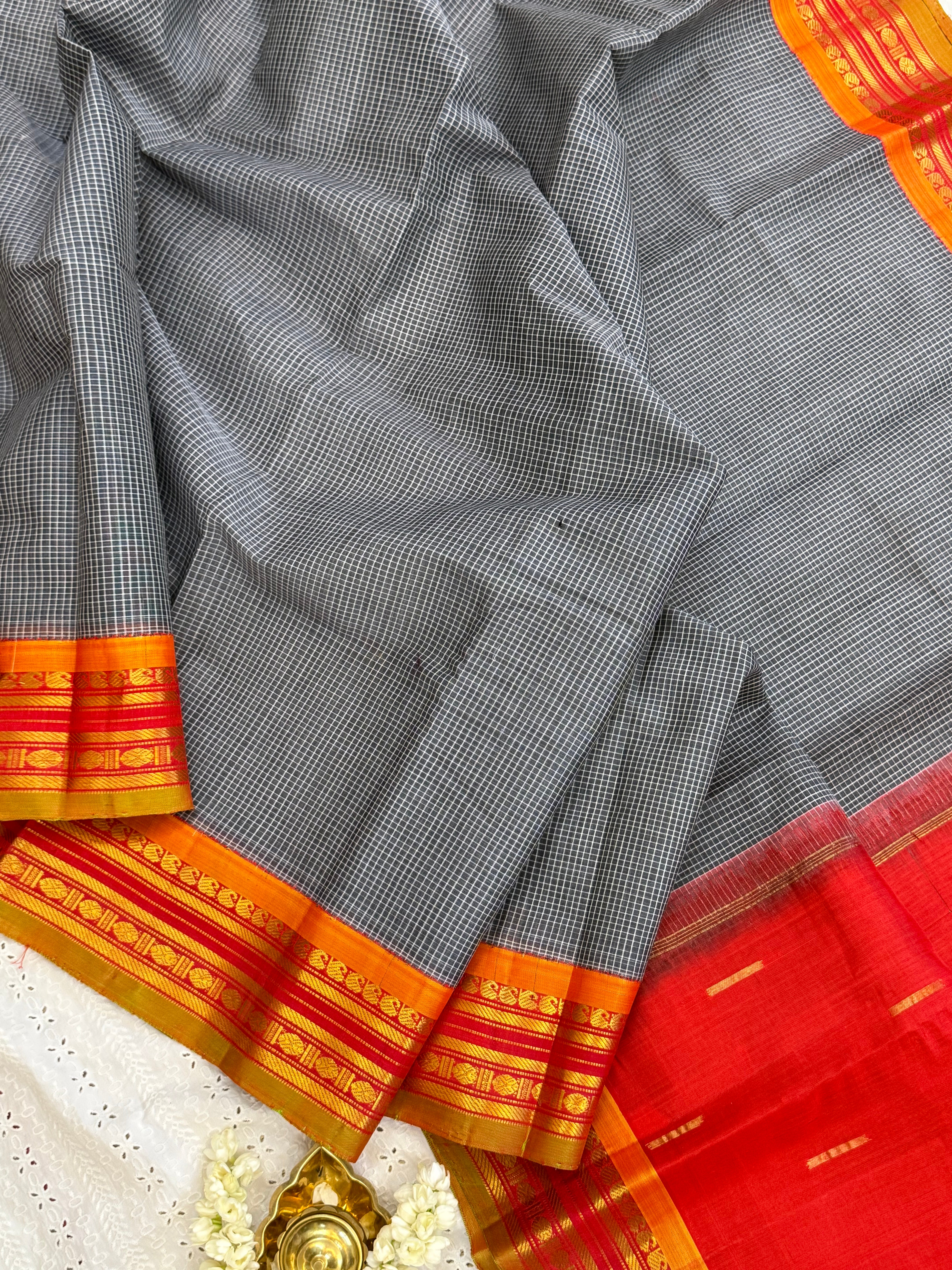 Grey and red / Gadwal cotton - No Blouse CLSA9304