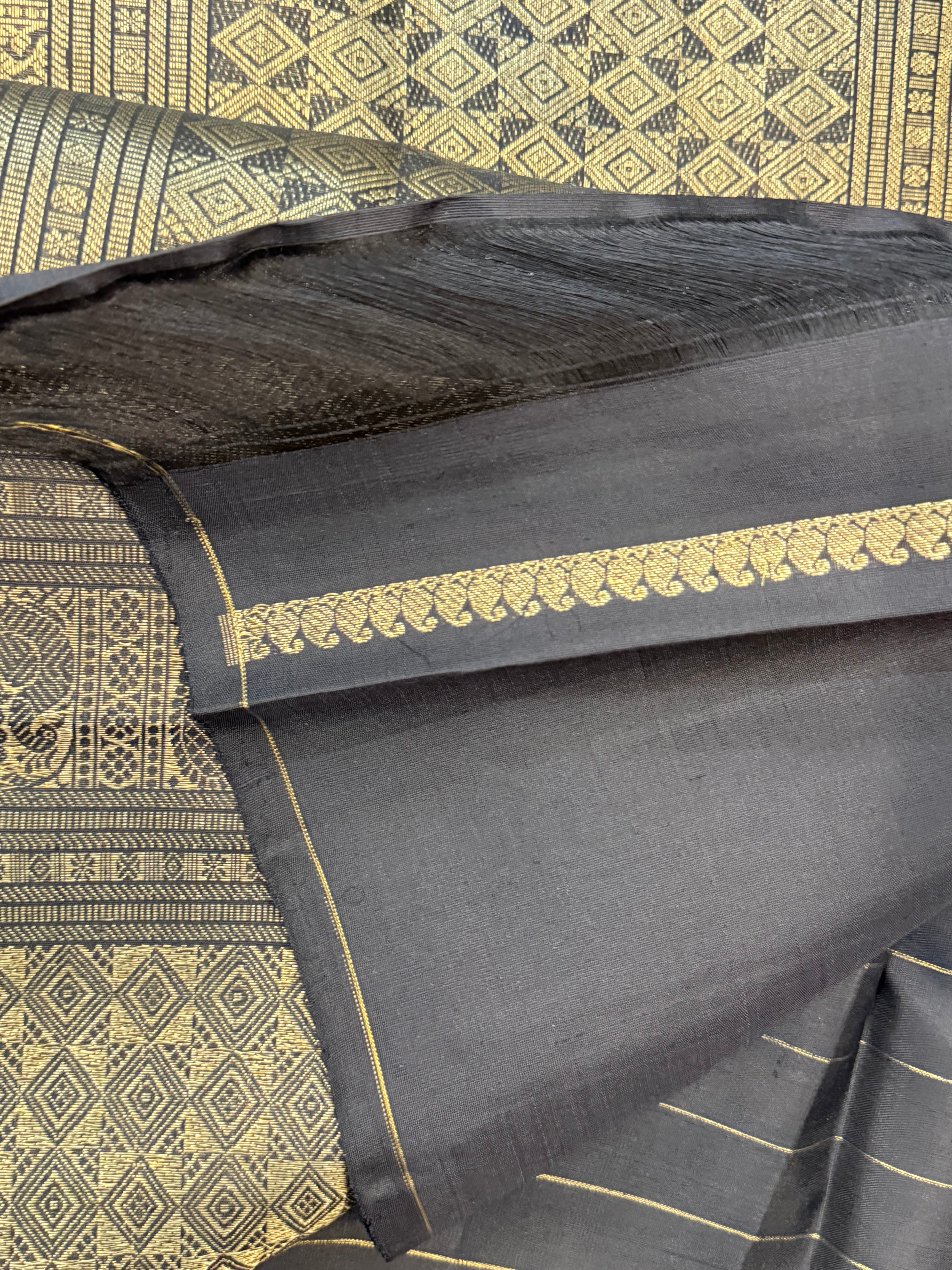 Grey and black kattam butta half an half/ Kanjipuram silk