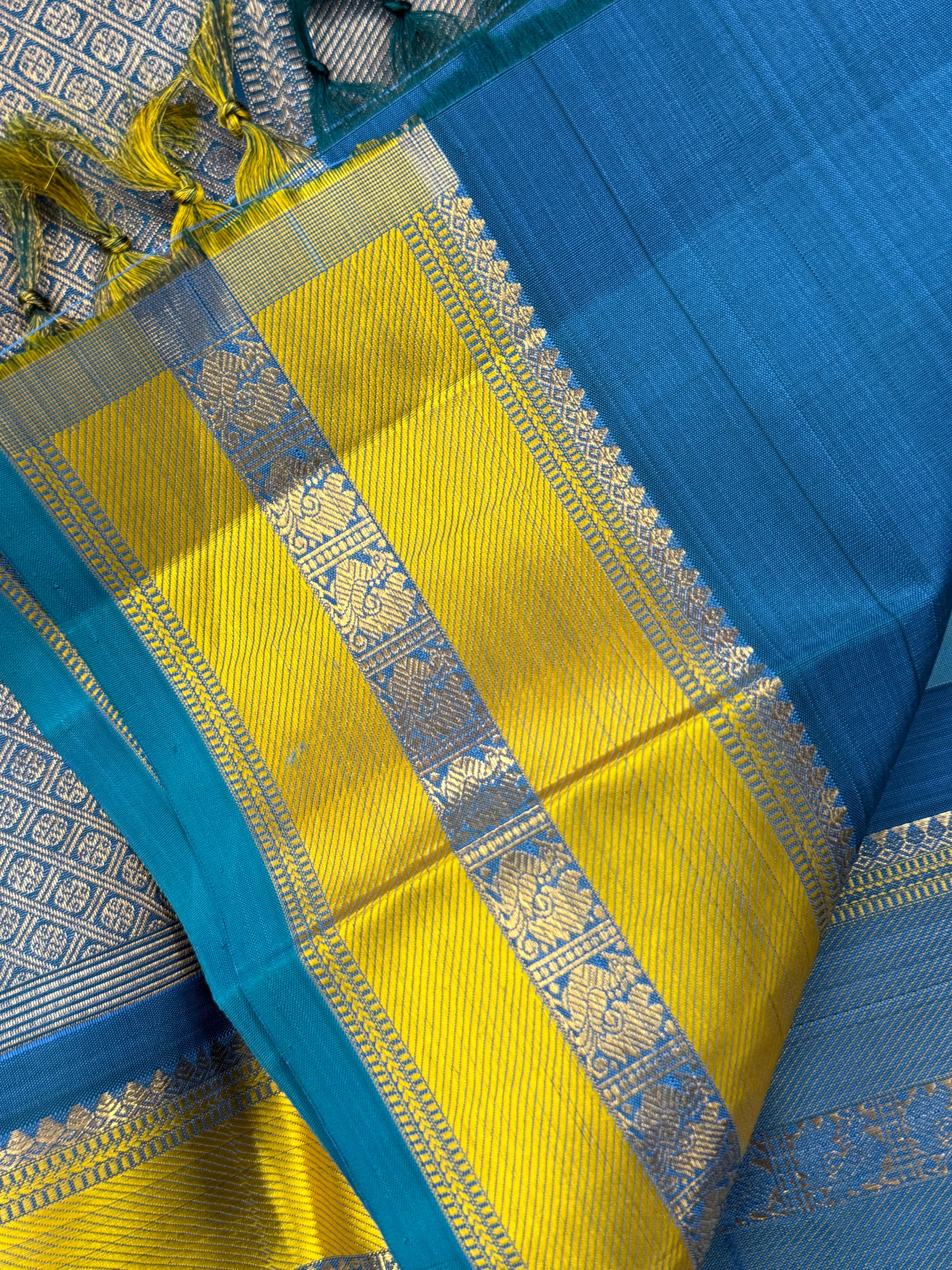 Master weaver - Blue jacquard kodi weaving / Kanjipuram silk