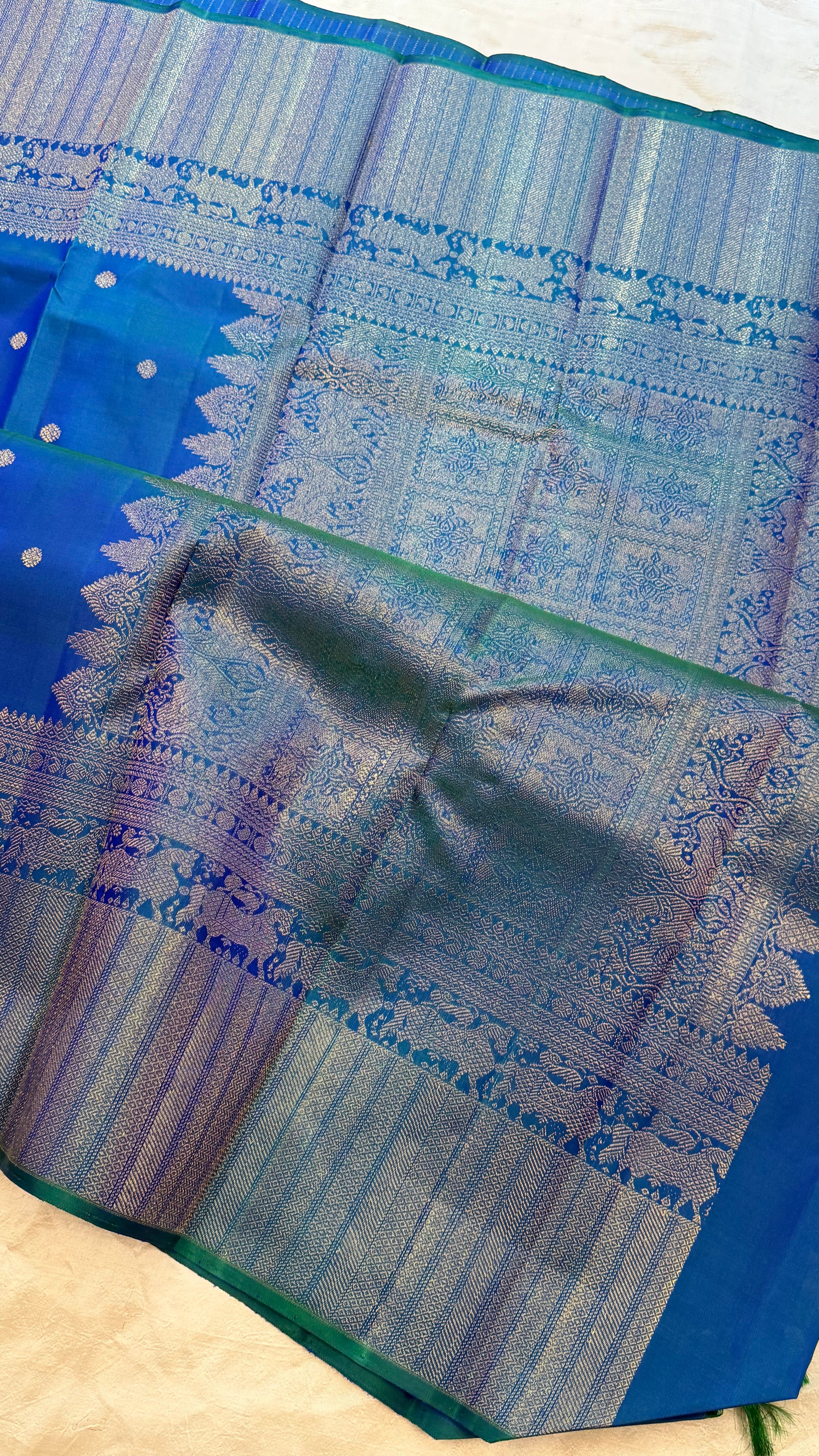 Mayilkazhuthu yazhli border saree / Kanjipuram silk