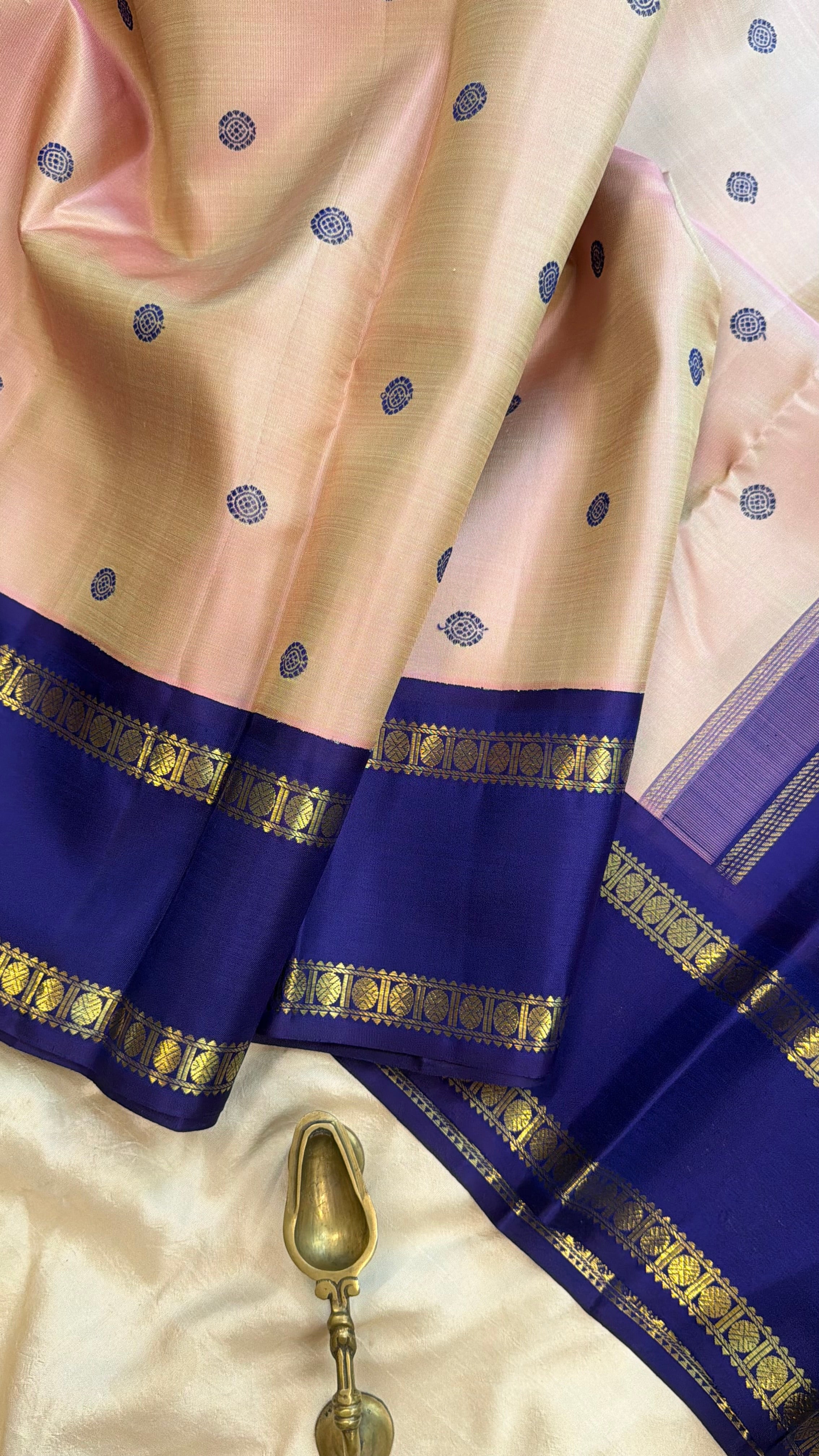 Double tone Korvai Kanjipuram silk