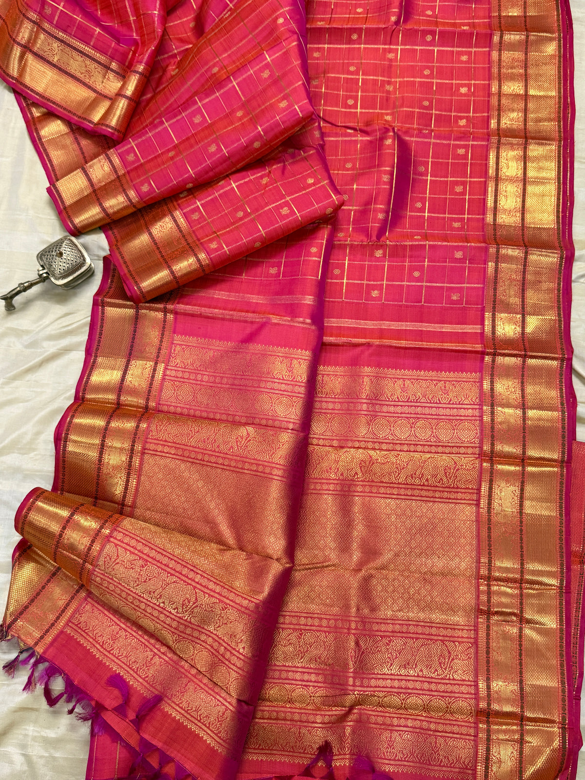 Peach pink with Pure Zari small Annam chakram Kattam butta /kanjipuram silk saree clsa 7739