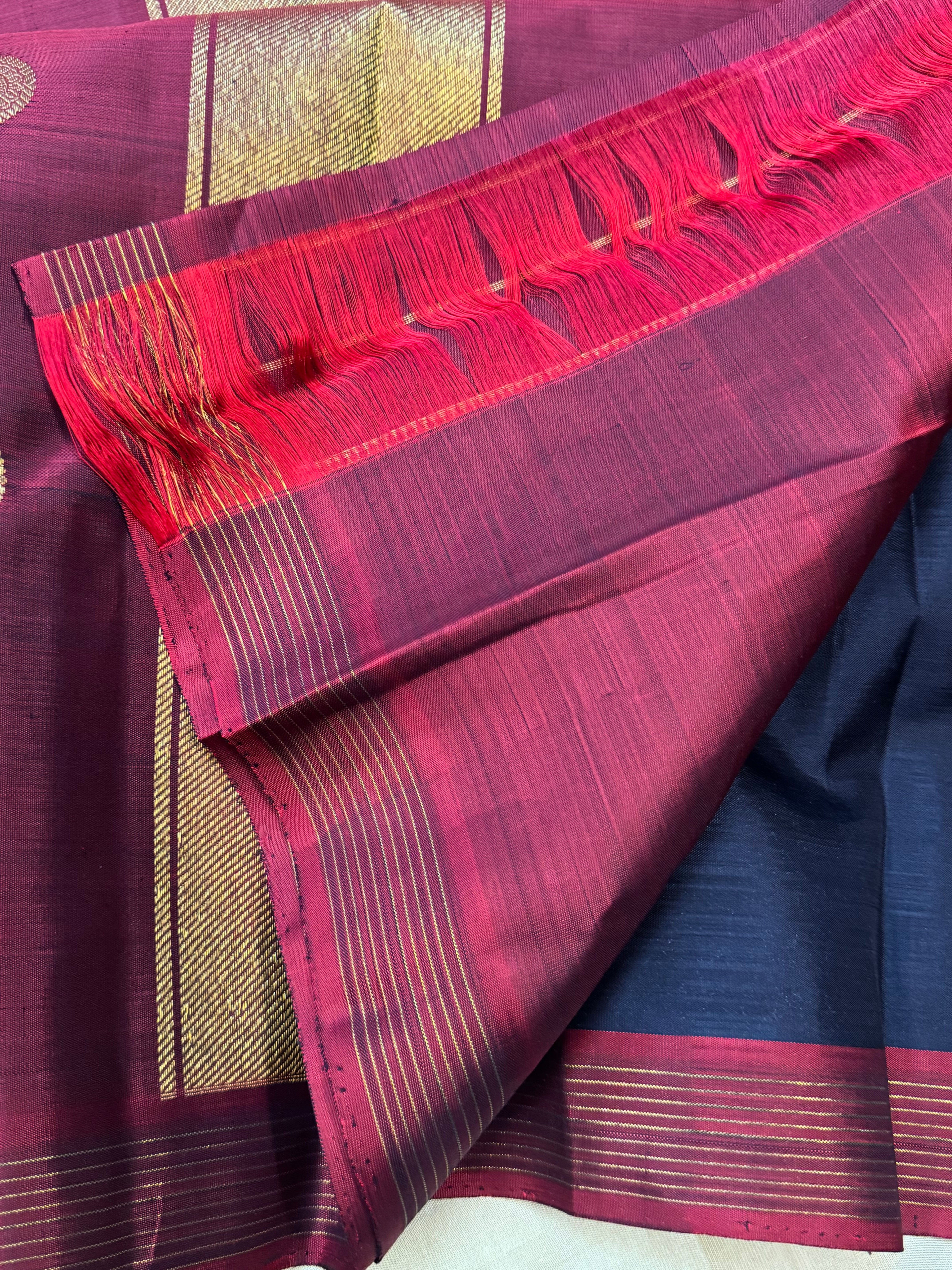 Carbon black Jodi kili / simple kanjipuram silk