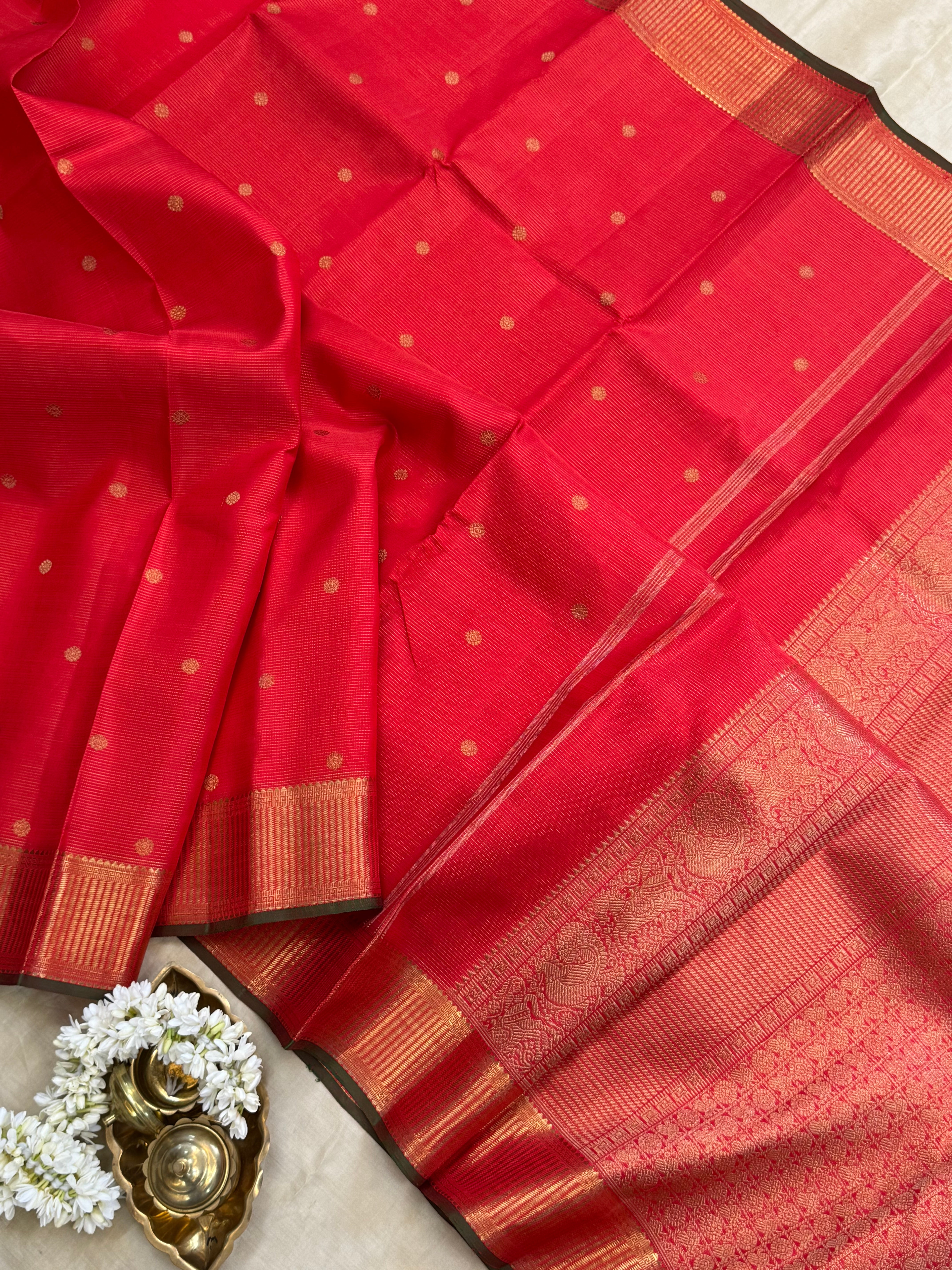 Chilli red Vairaoosi chakram Butta / kanjipuram silk