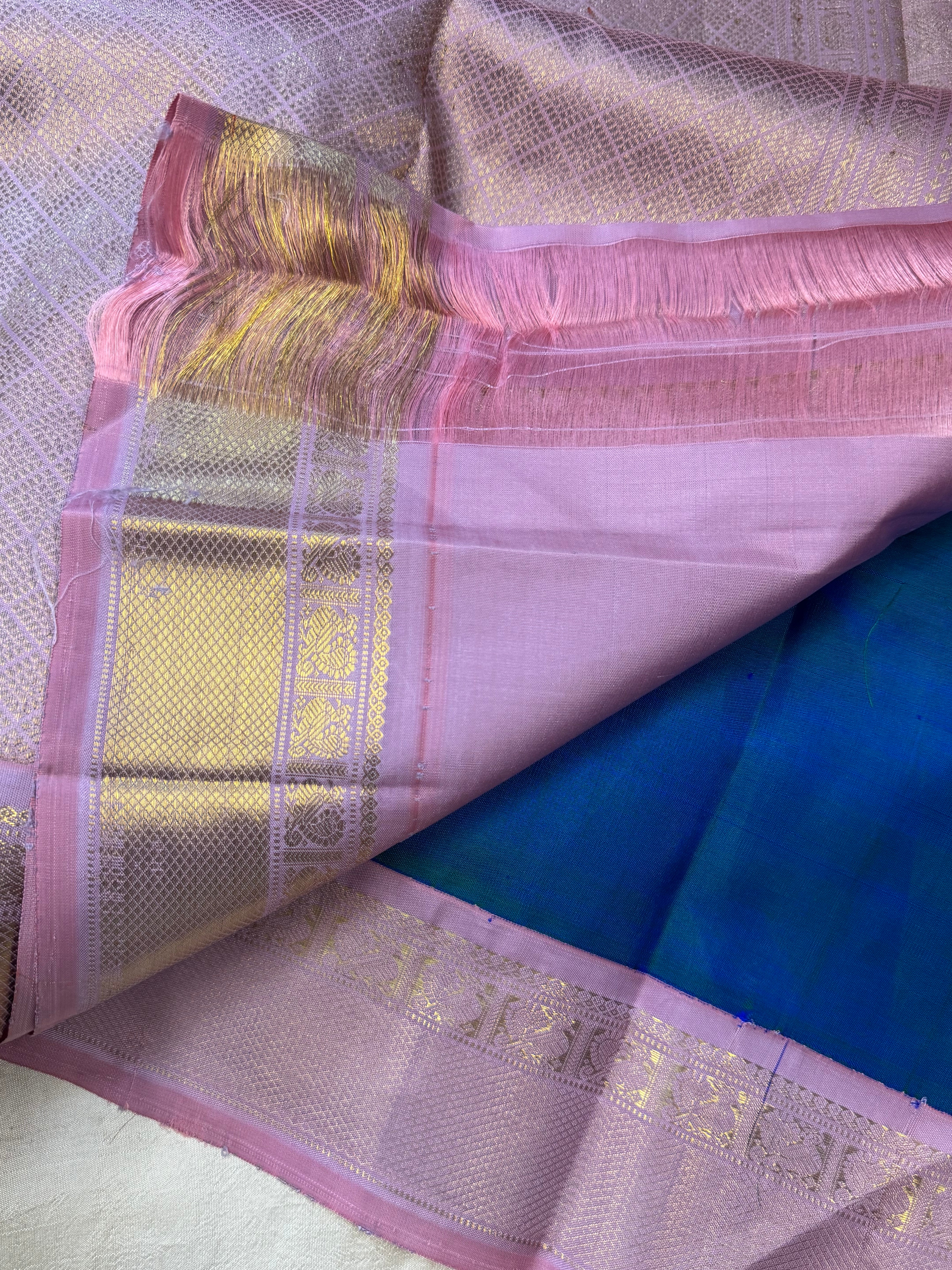 Mayilkazhuthu kai korvai / kanjipuram silk