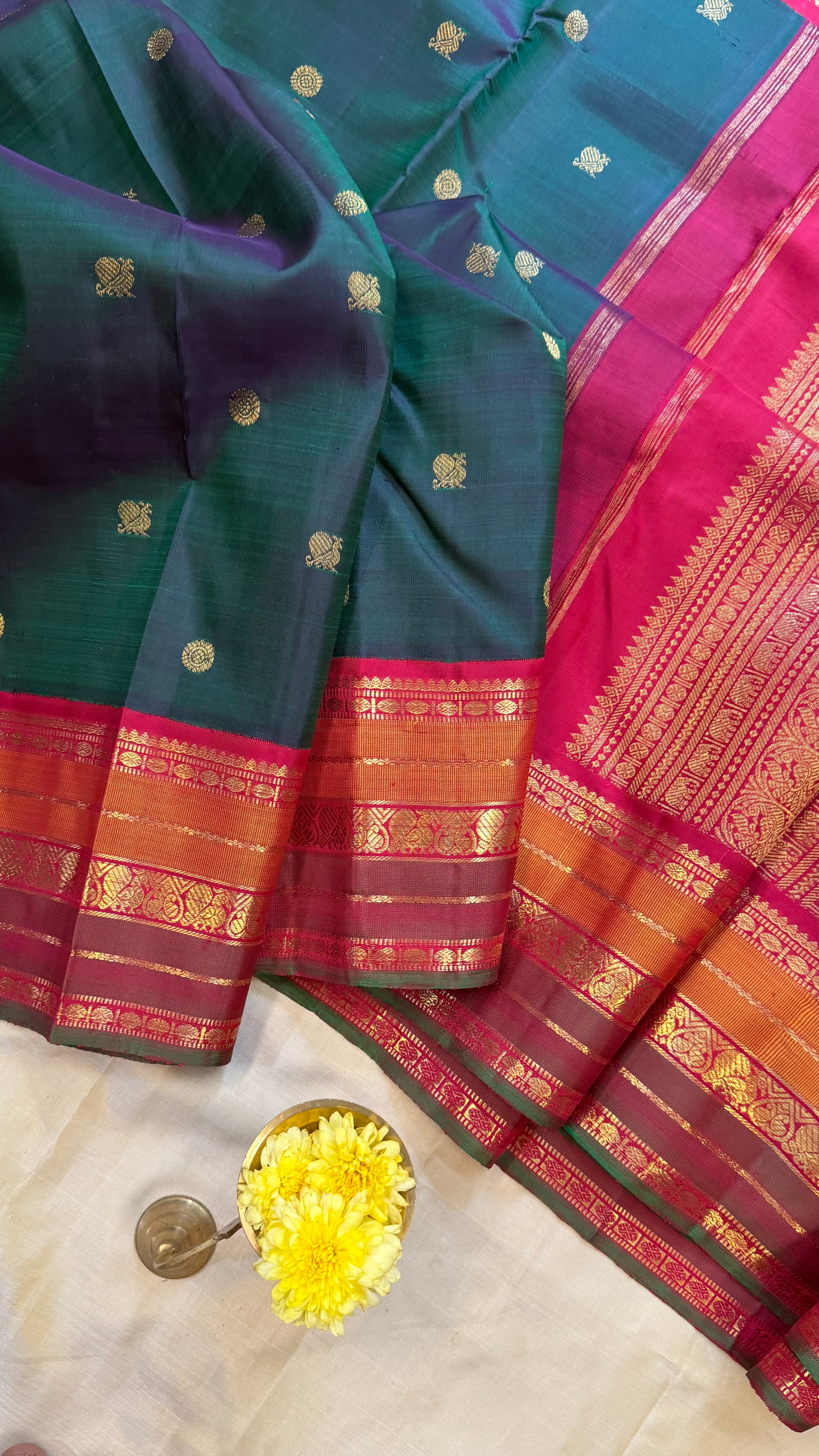 Green varisapet border kai korvai/ Kanjipuram Silk