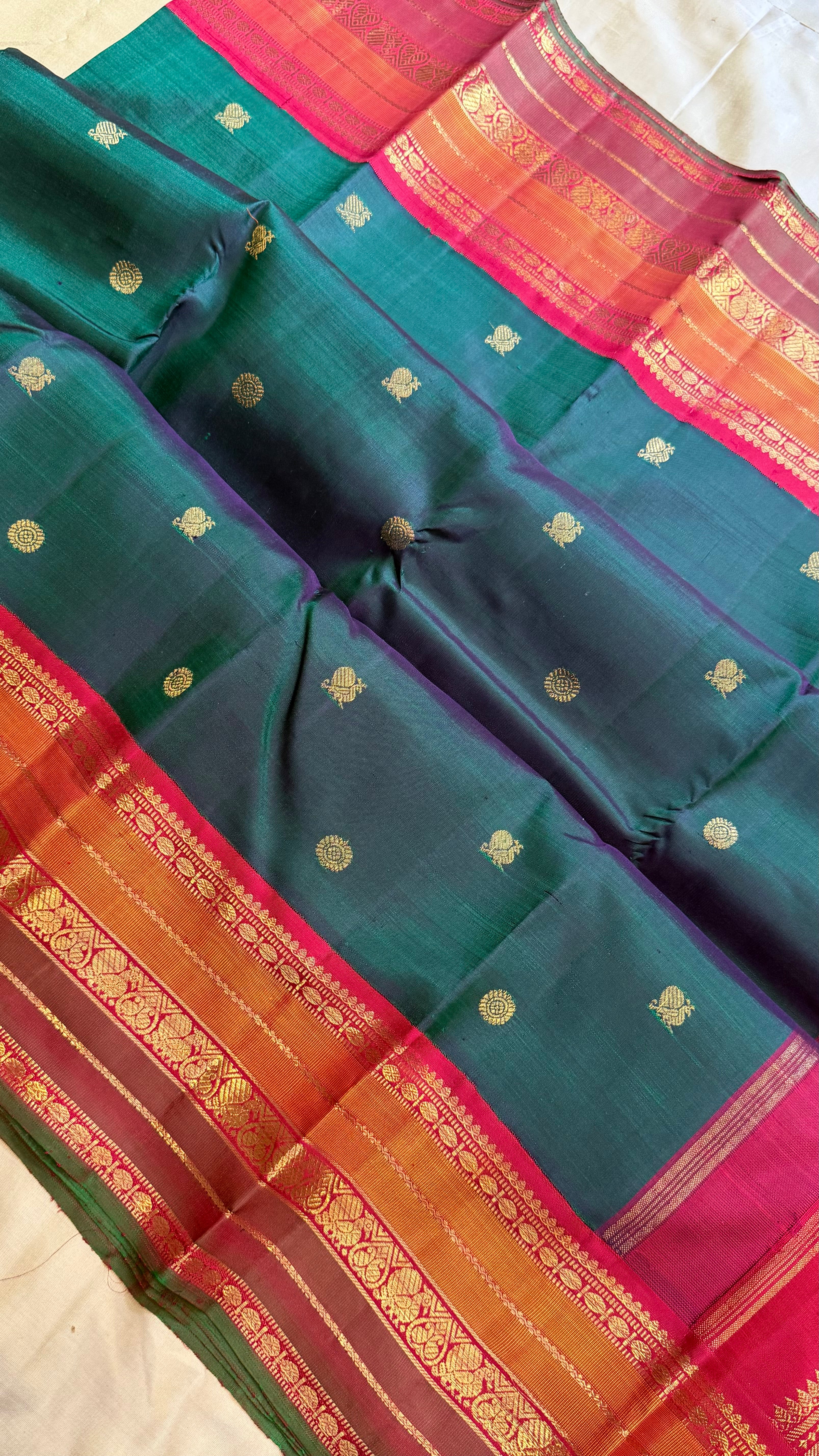 Green varisapet border kai korvai/ Kanjipuram Silk