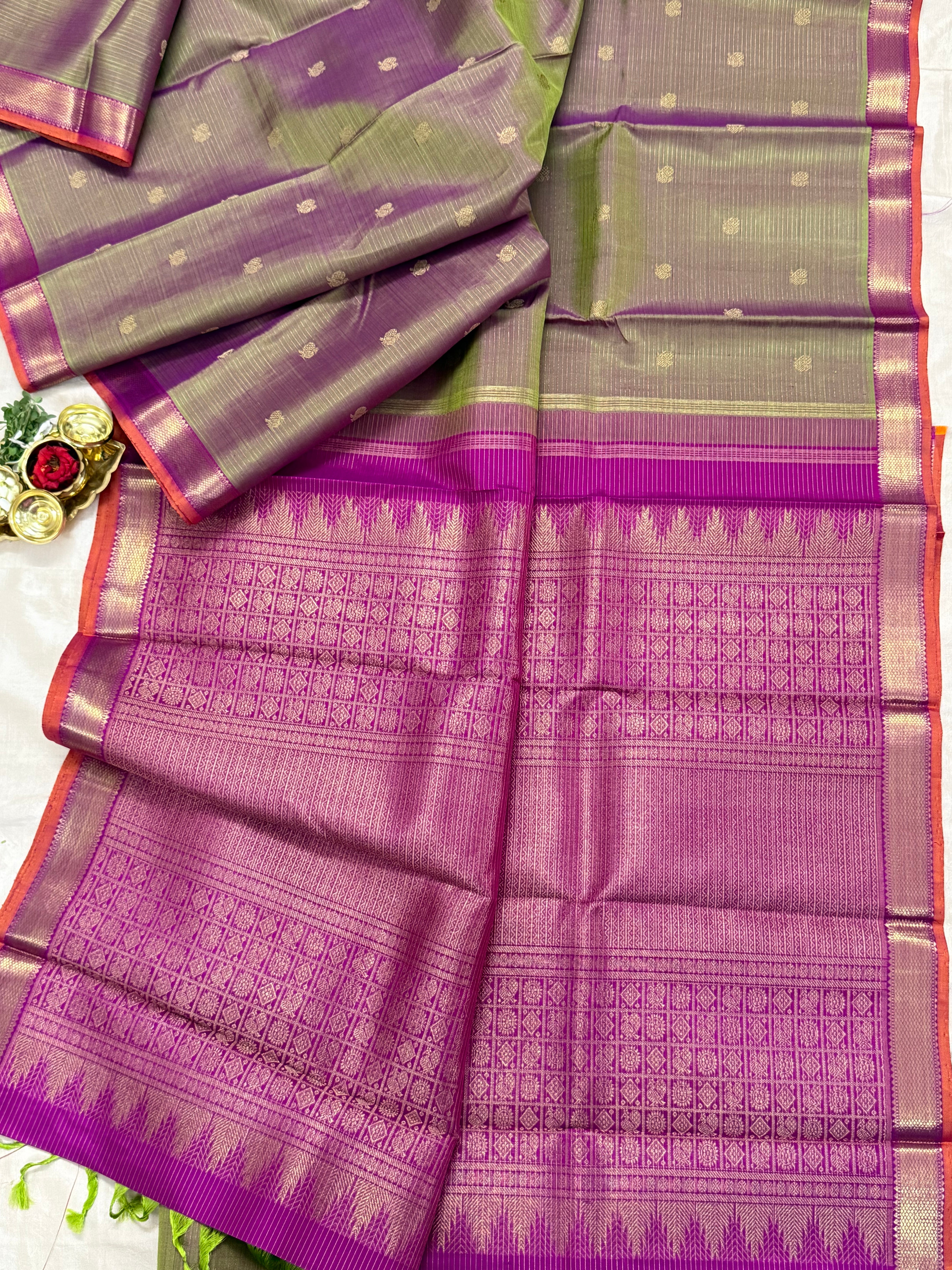 Maanthulir shot pink vairaoosi and annam butta / Kanjipuram silk