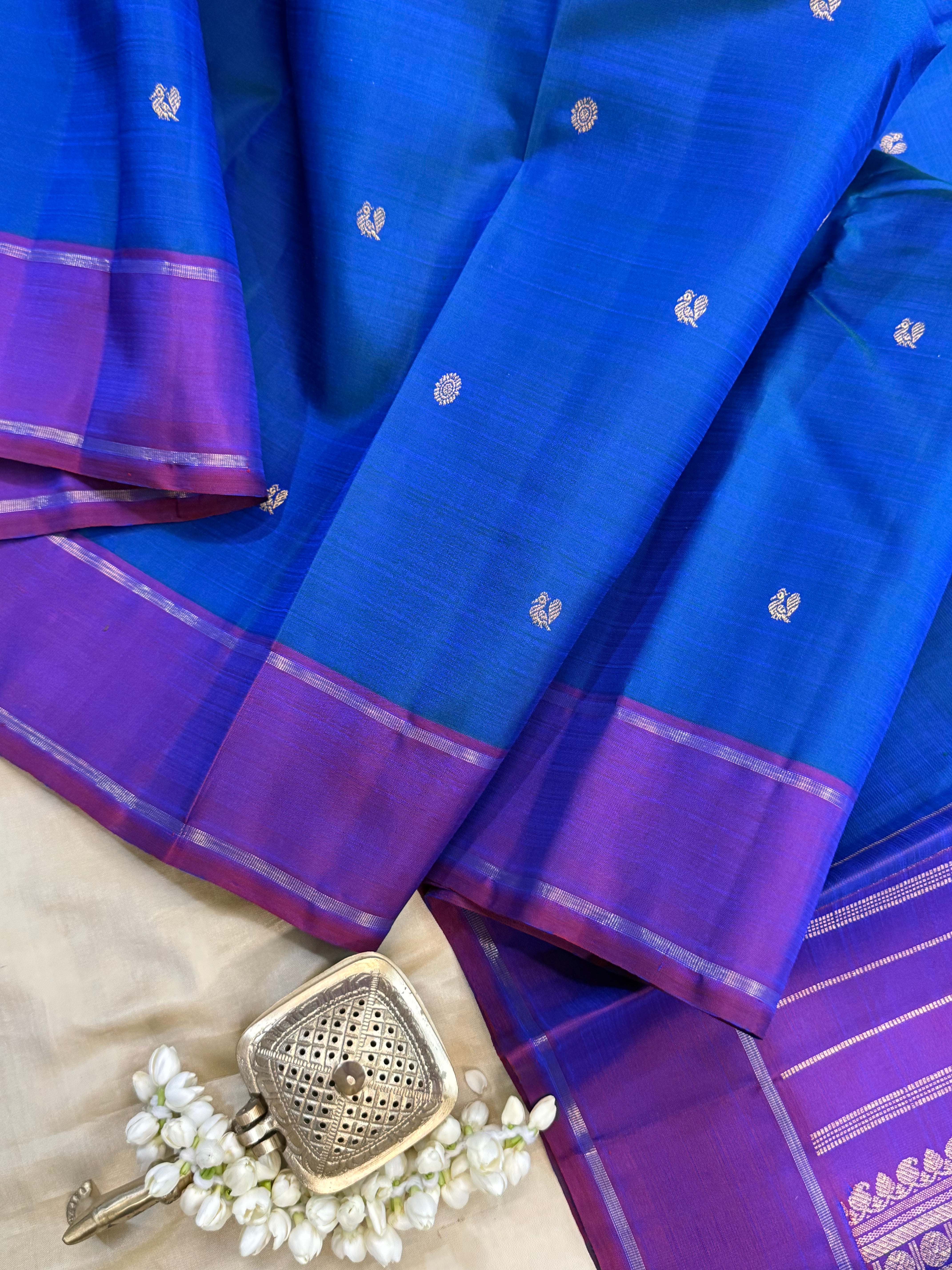 Bluish purple annam and chakram butta/ Kanjipuram silk CL9885