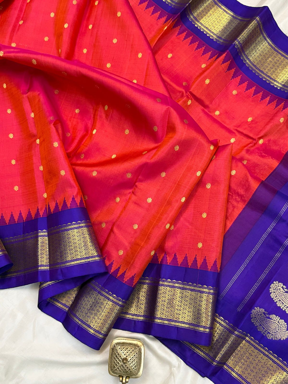Gadwal silk pink shot colour Korvai temple clsa7386