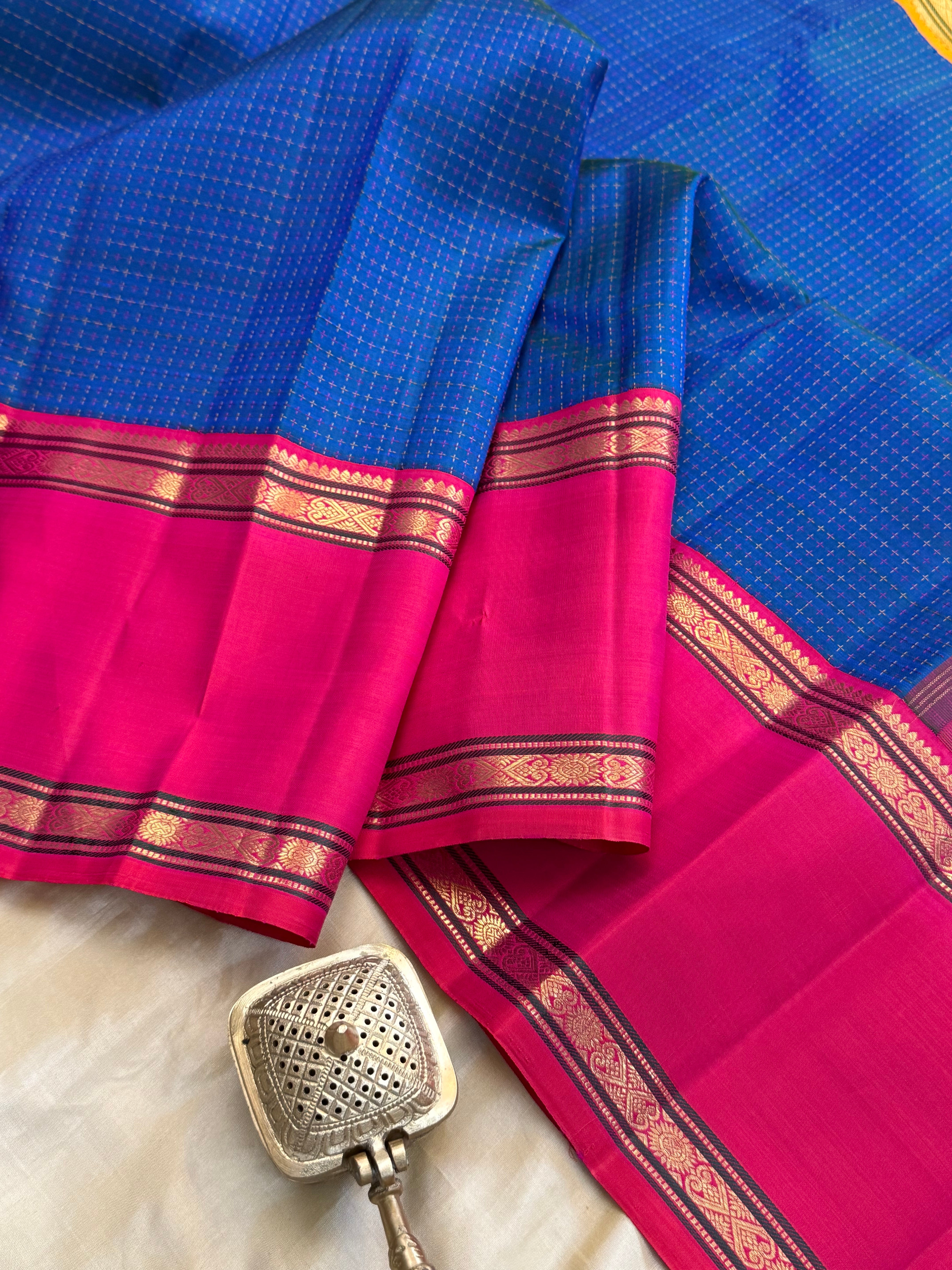 Vintage Mayilkazhuthu body  plus Butta with Ganga Jamuna border CLSA10531
