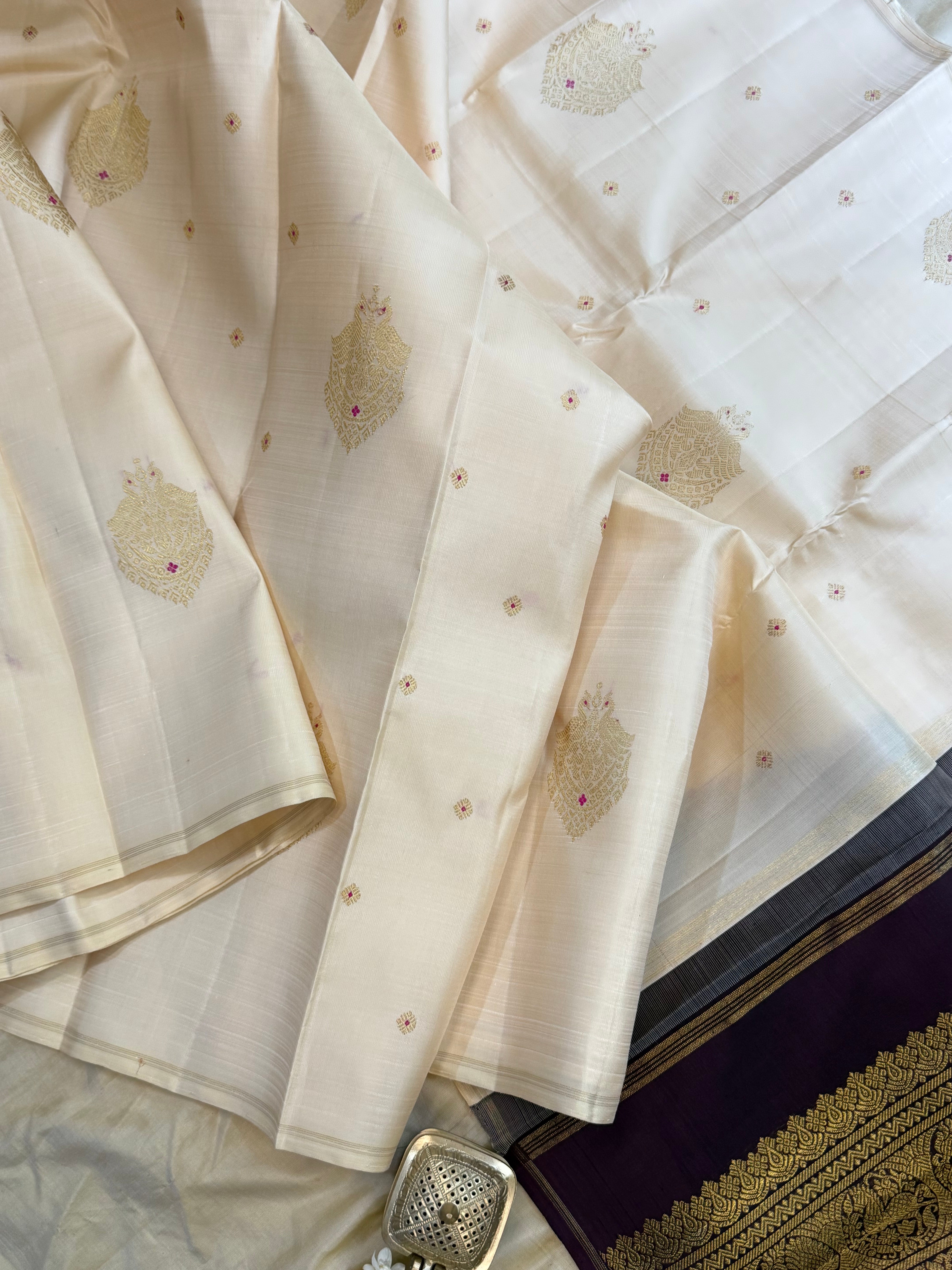 Offwhite meenakari butta/ Kanjipuram silk