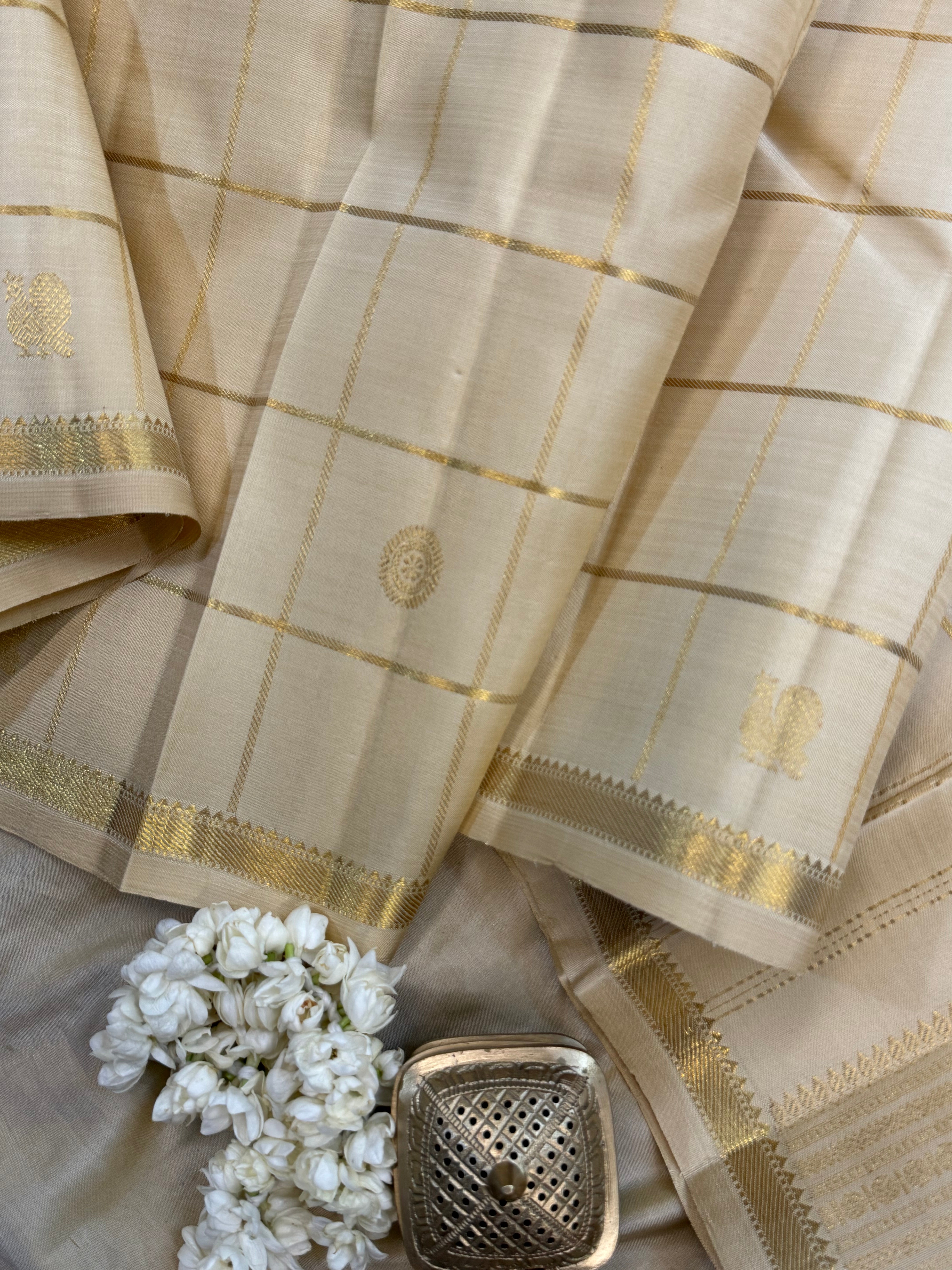 Tussar (golden) zari kattam butta / Arani Silk CL10104