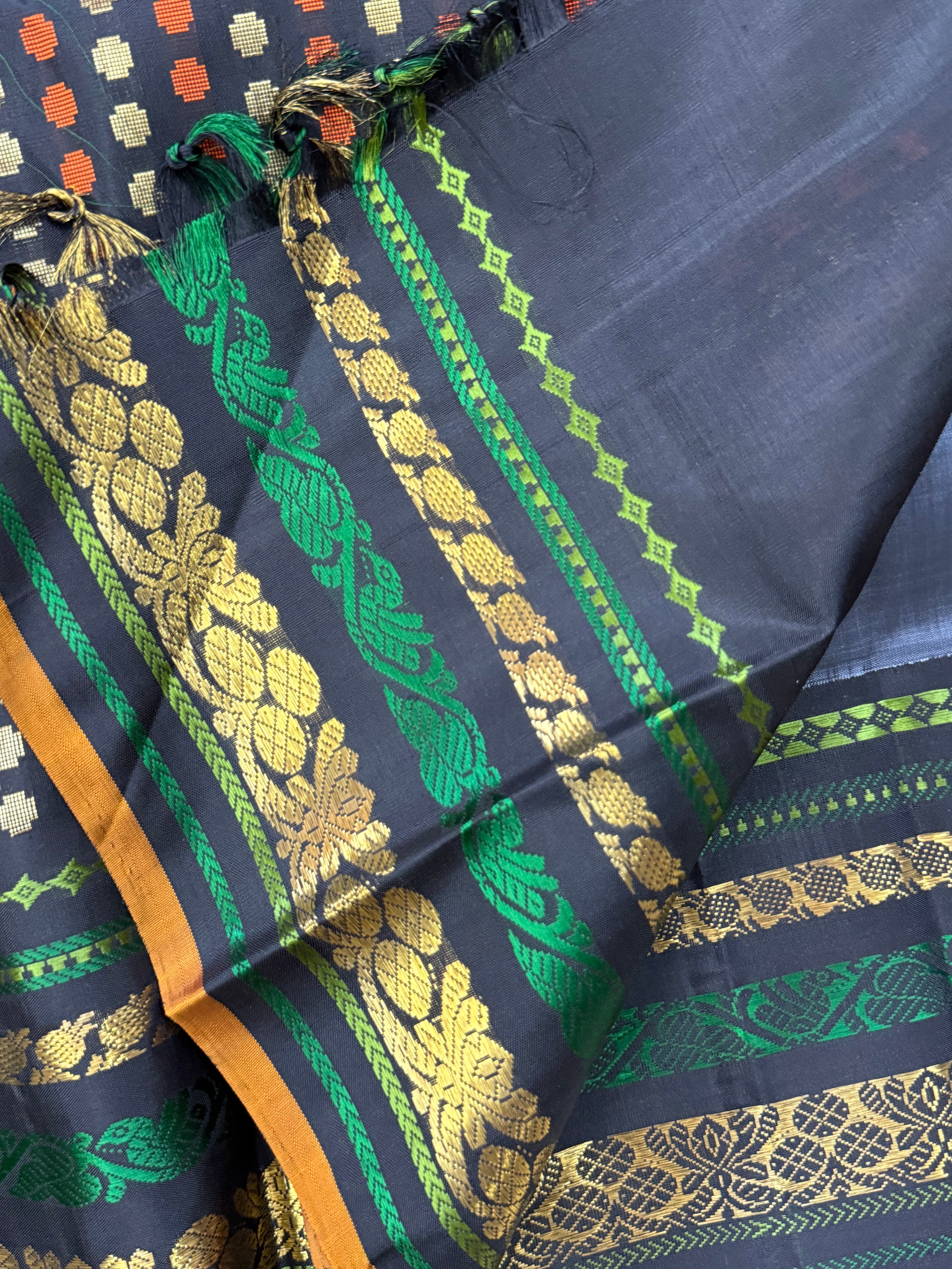 Master weaver - Grey and black Sorgavasal pallu / Kanjipuram silk