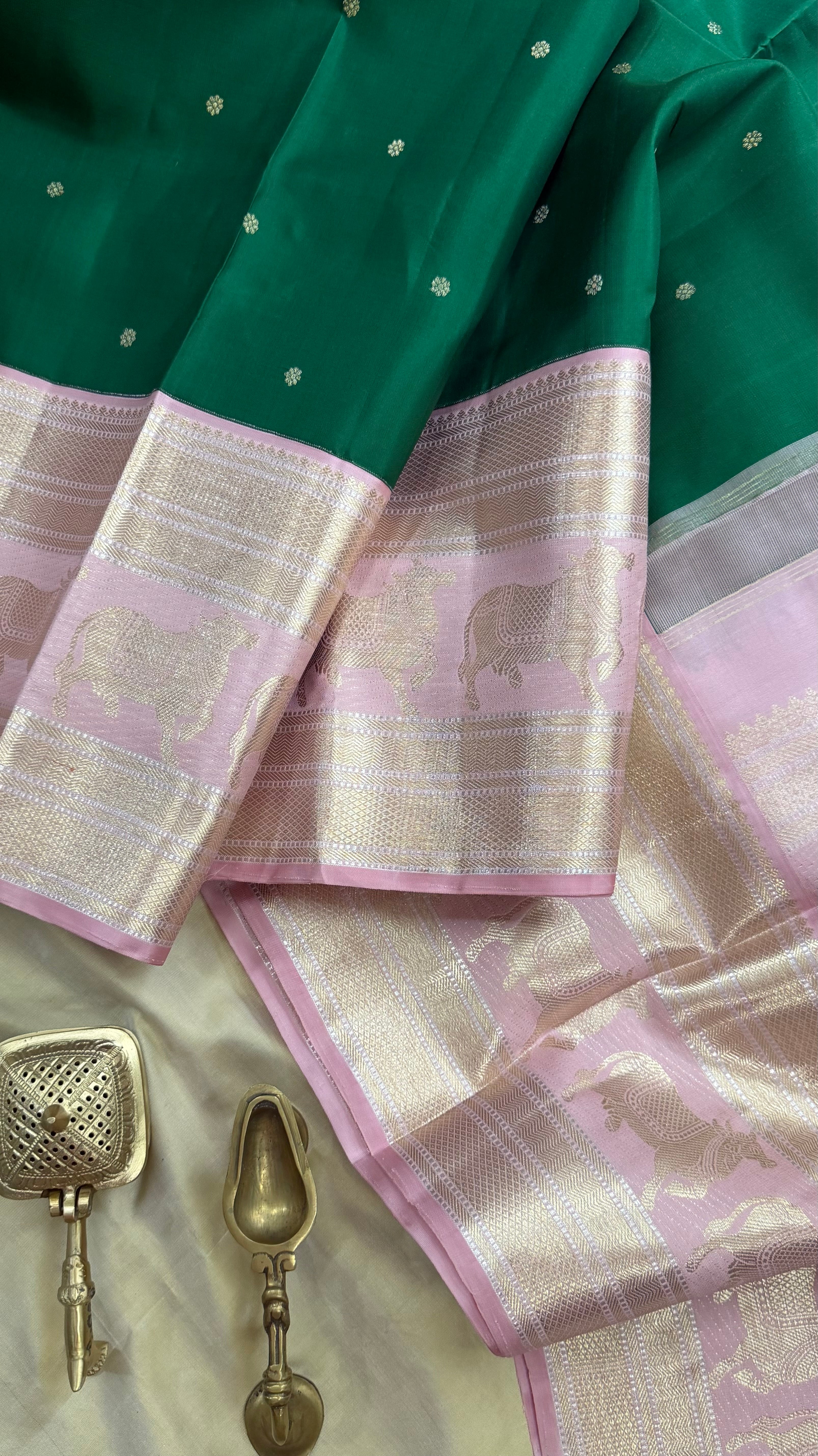 Amoha : Green with pink Korvai Kanjipuram silk 9090CL