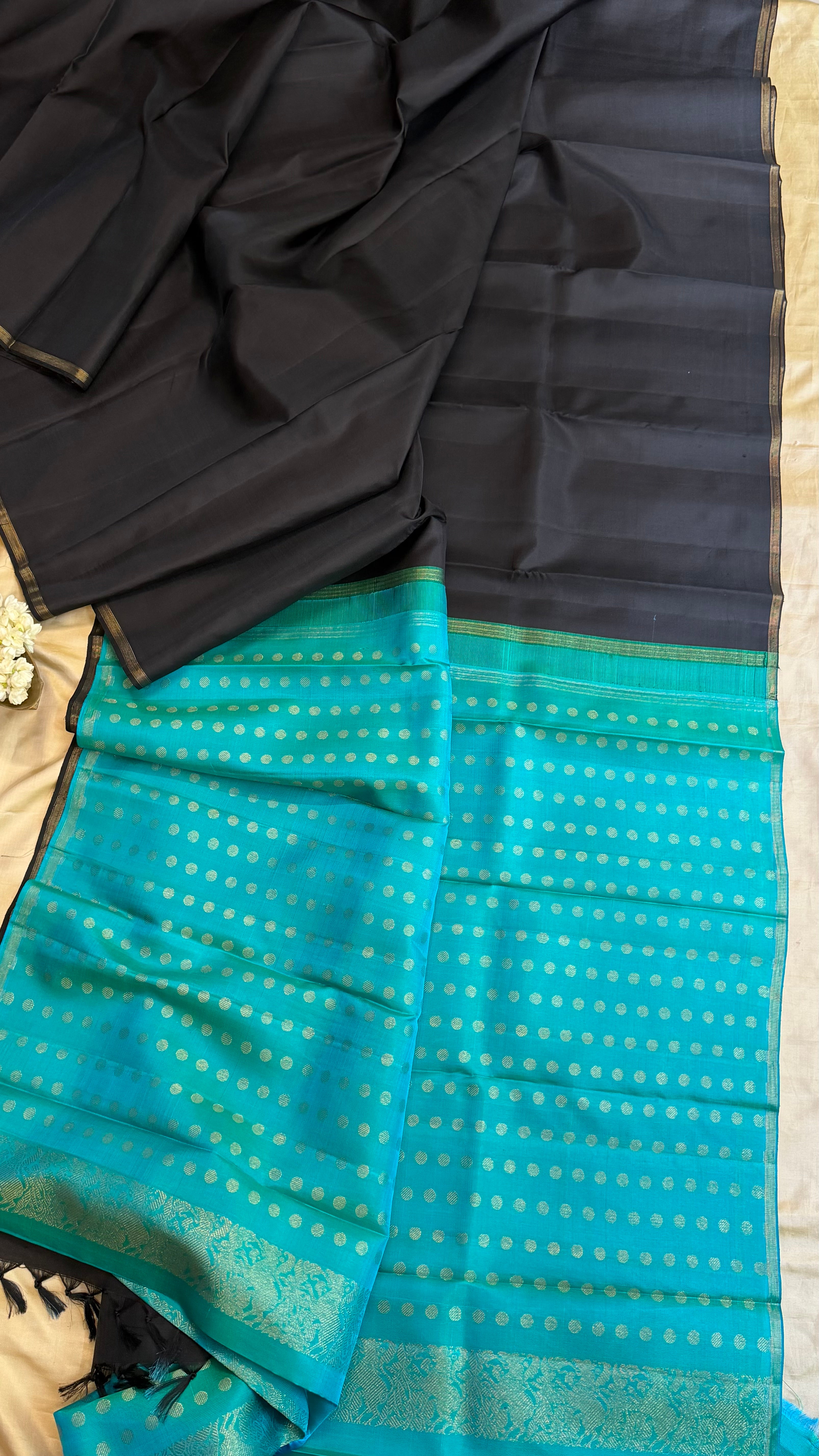 Black borderless palla heavy / Kanjipuram silk sarees