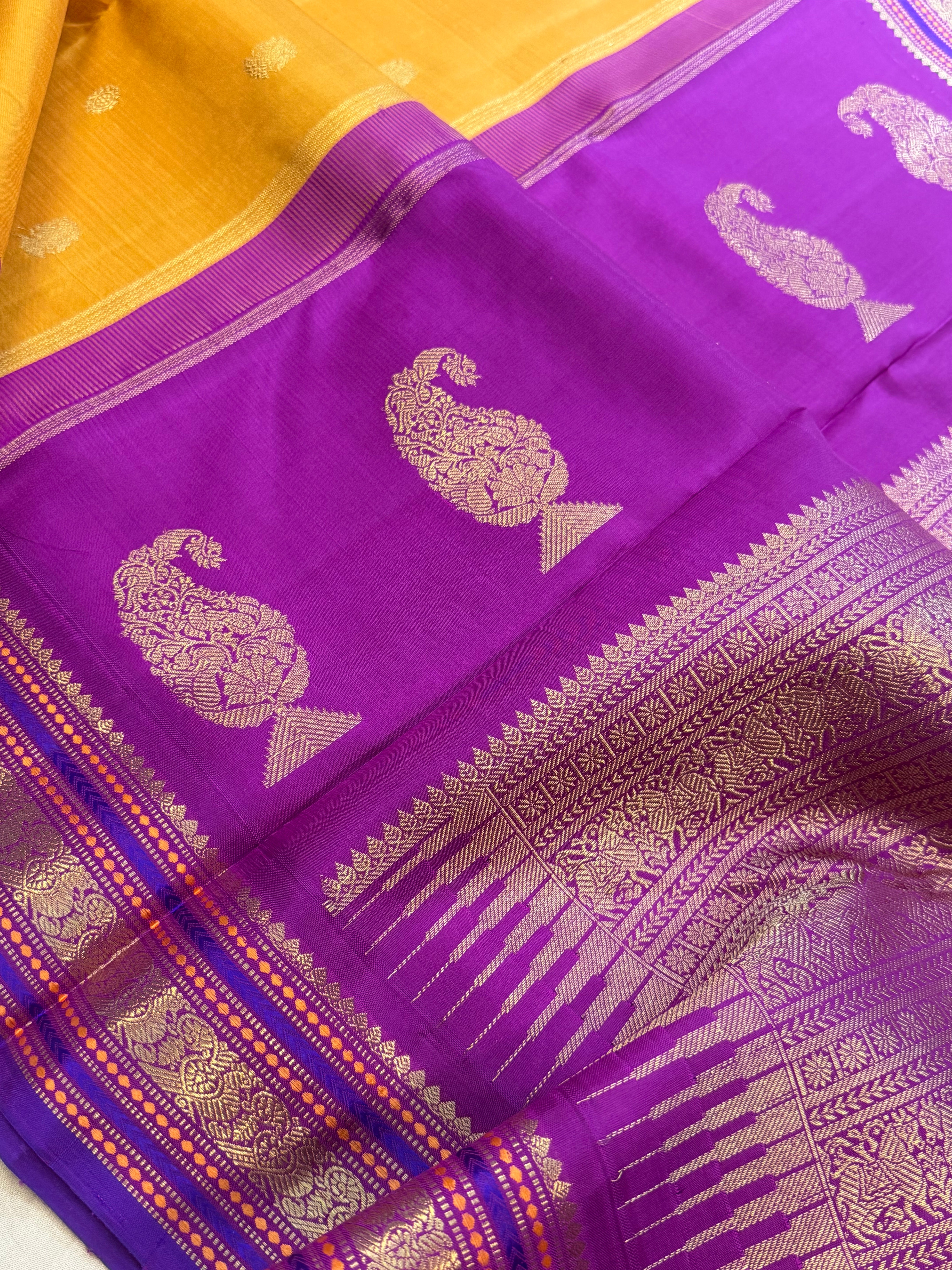 Vendaya manjal korvai / kanjipuram silk