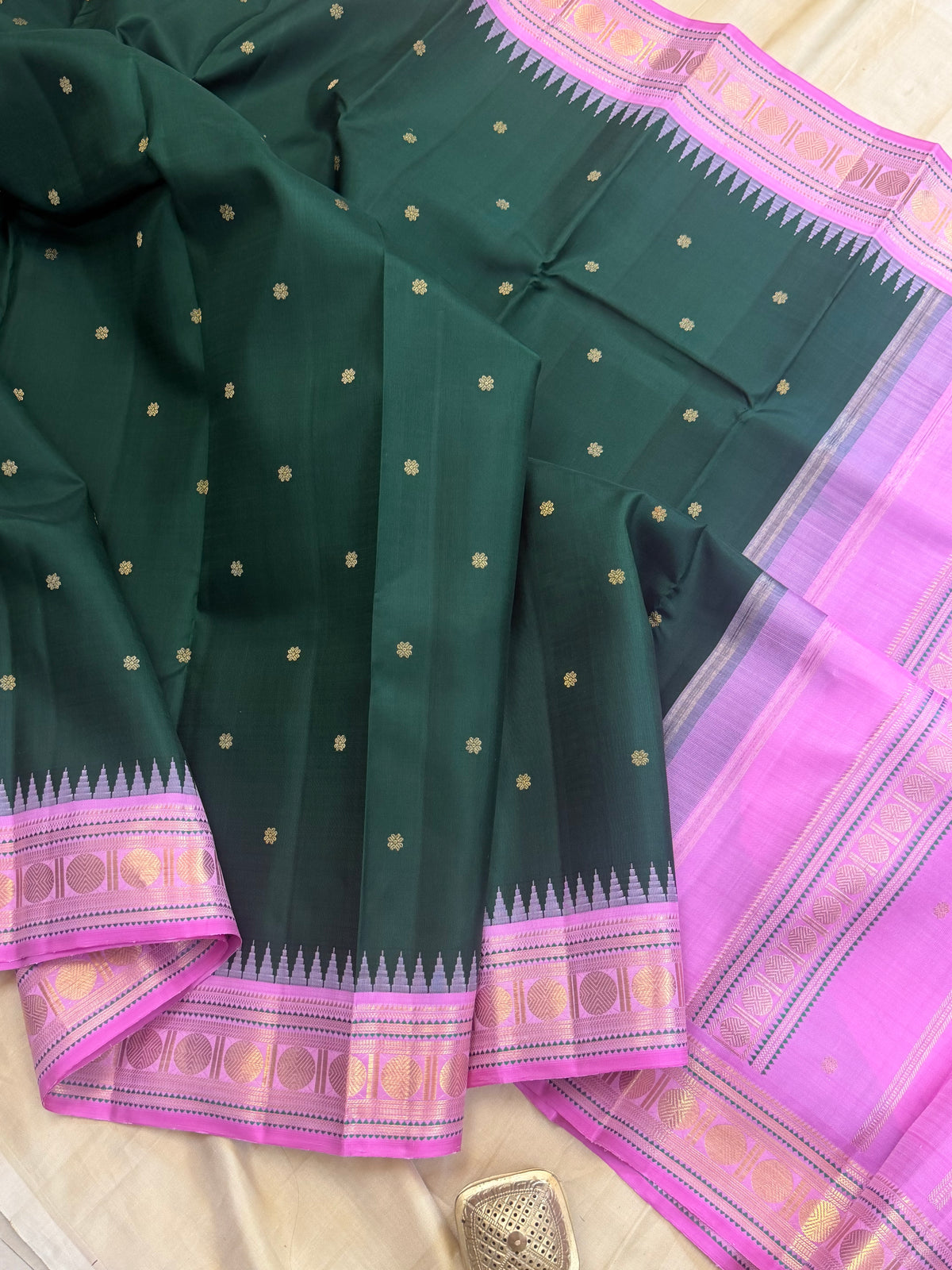 Colours of Navarathri green Korvai / pure Kanjipuram silk