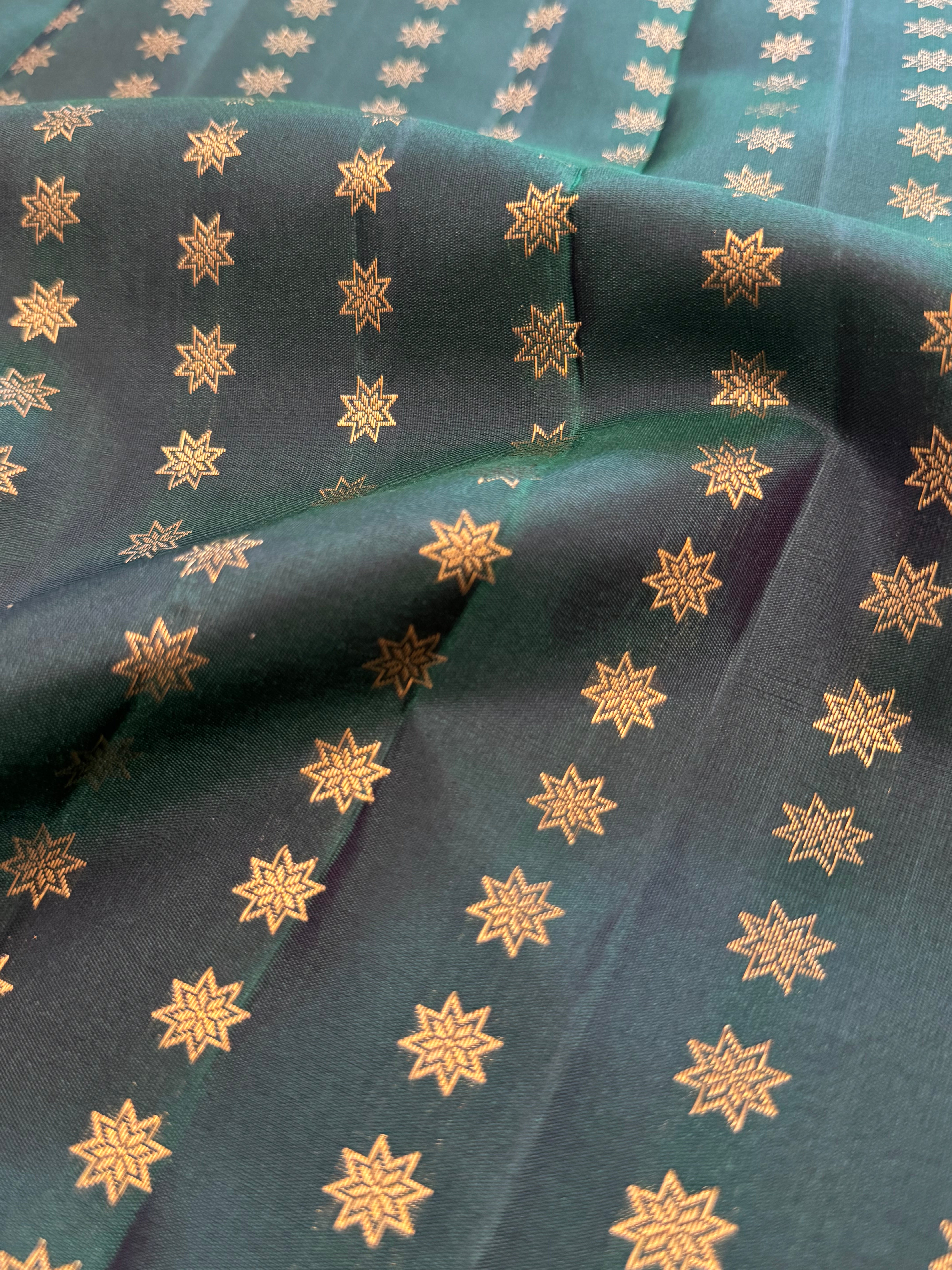Dark green star butta zari butta / Kanjipuram blouse fabric (per metre)