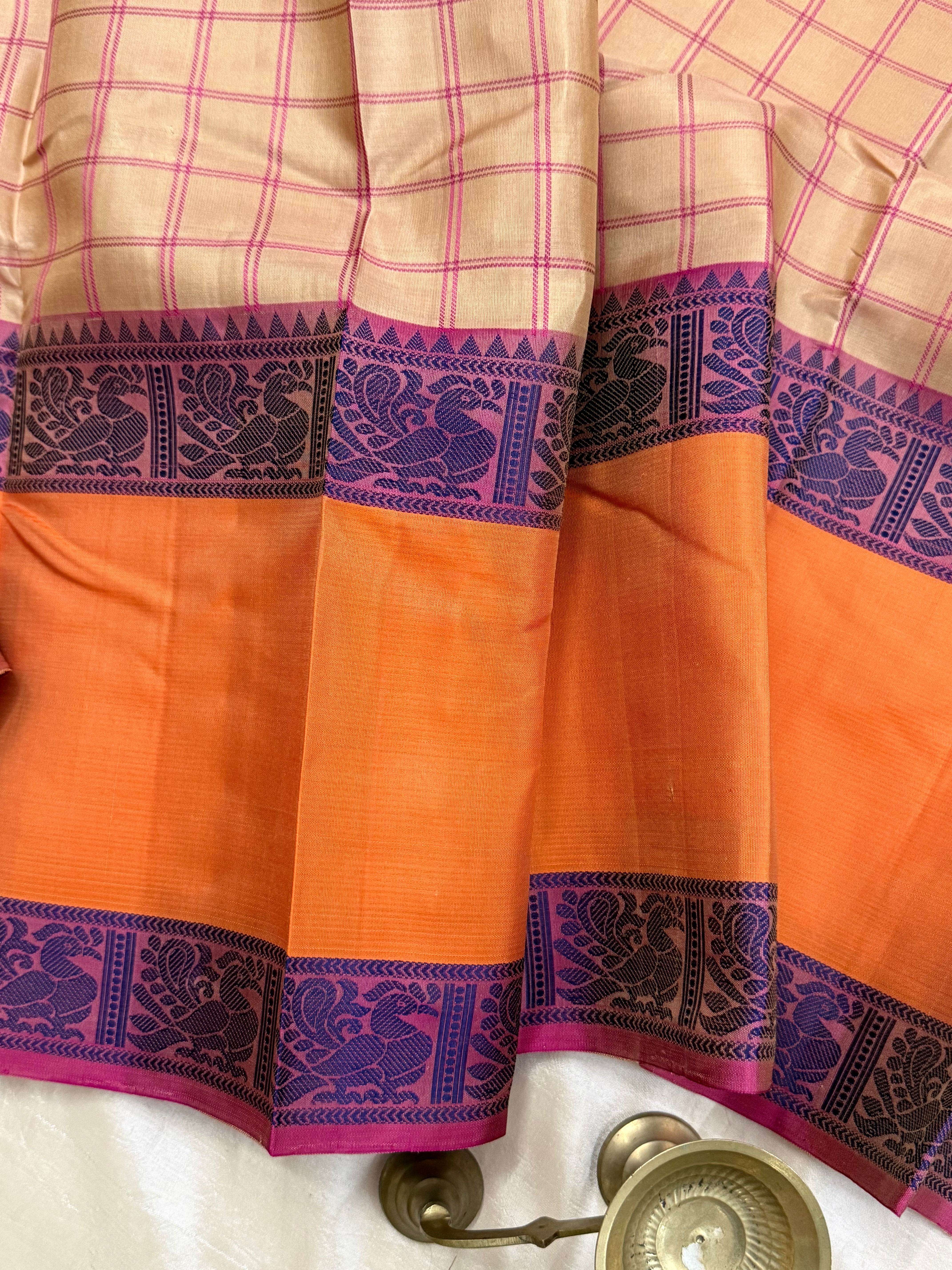 Offwhite kattam and rettapet border / Varnangal Soft Silk