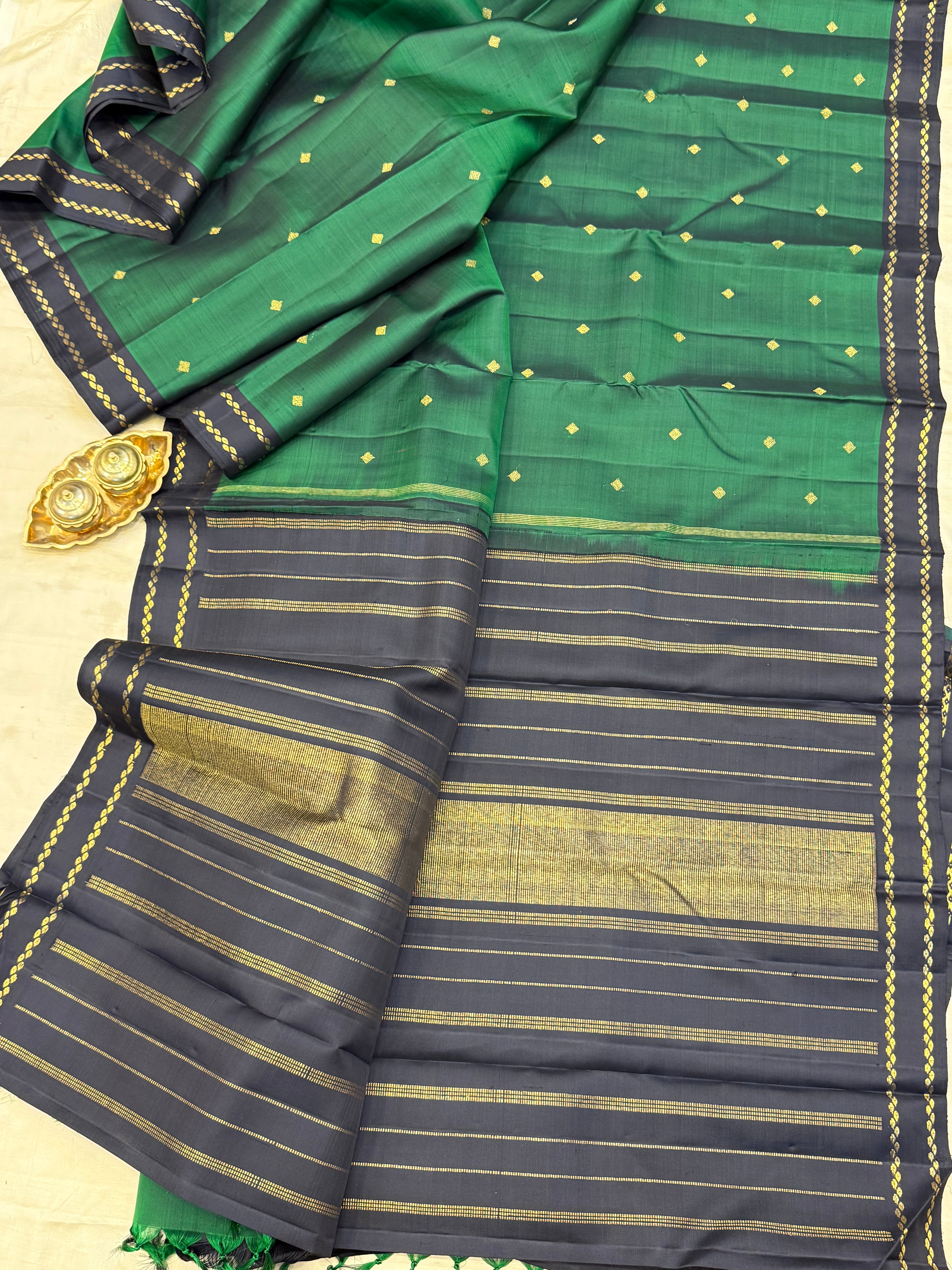 Forest green with black border/ kanjipuram silk saree CLSA