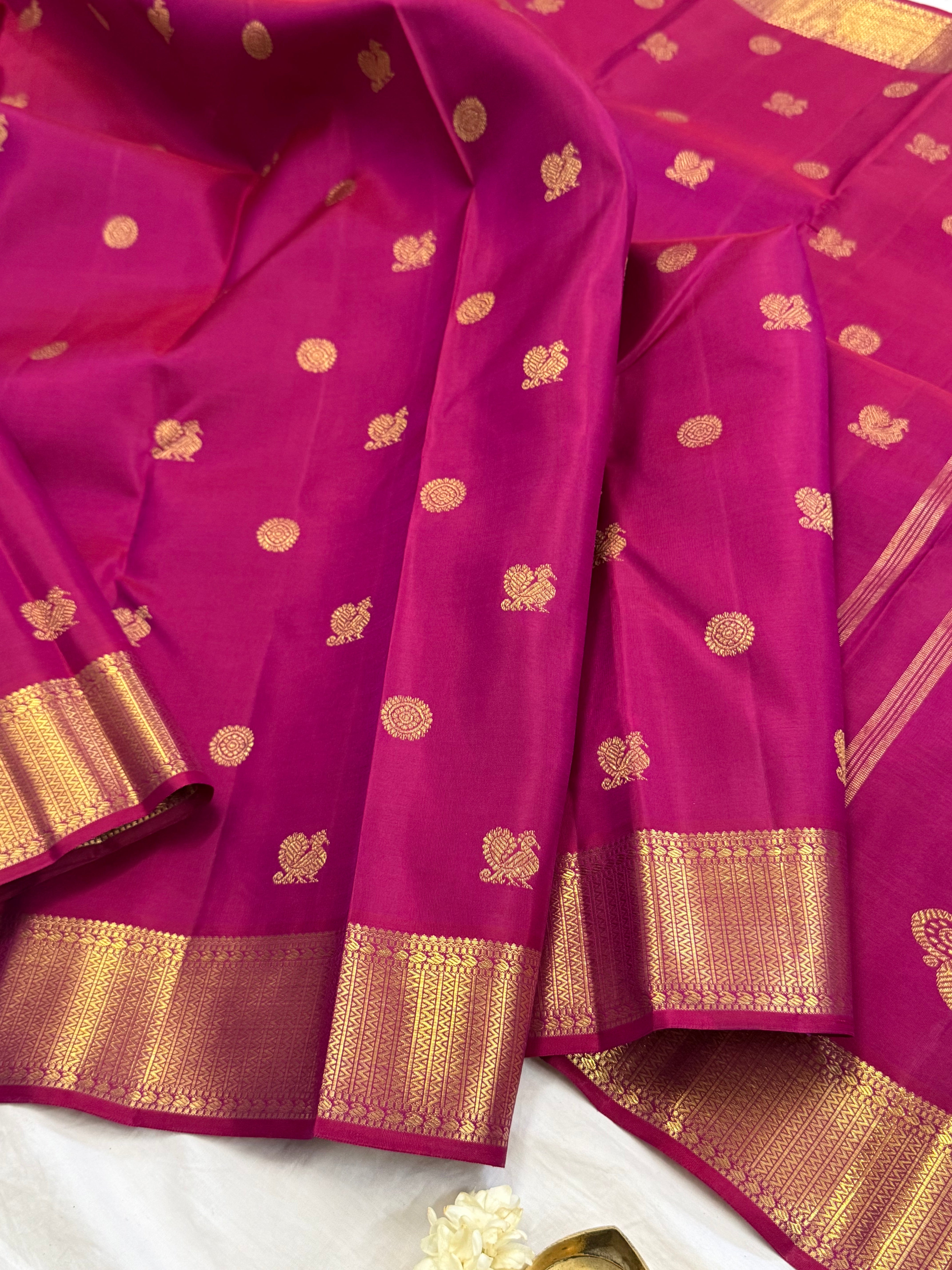 Pink annam and chakram butta / Kanjipuram silk