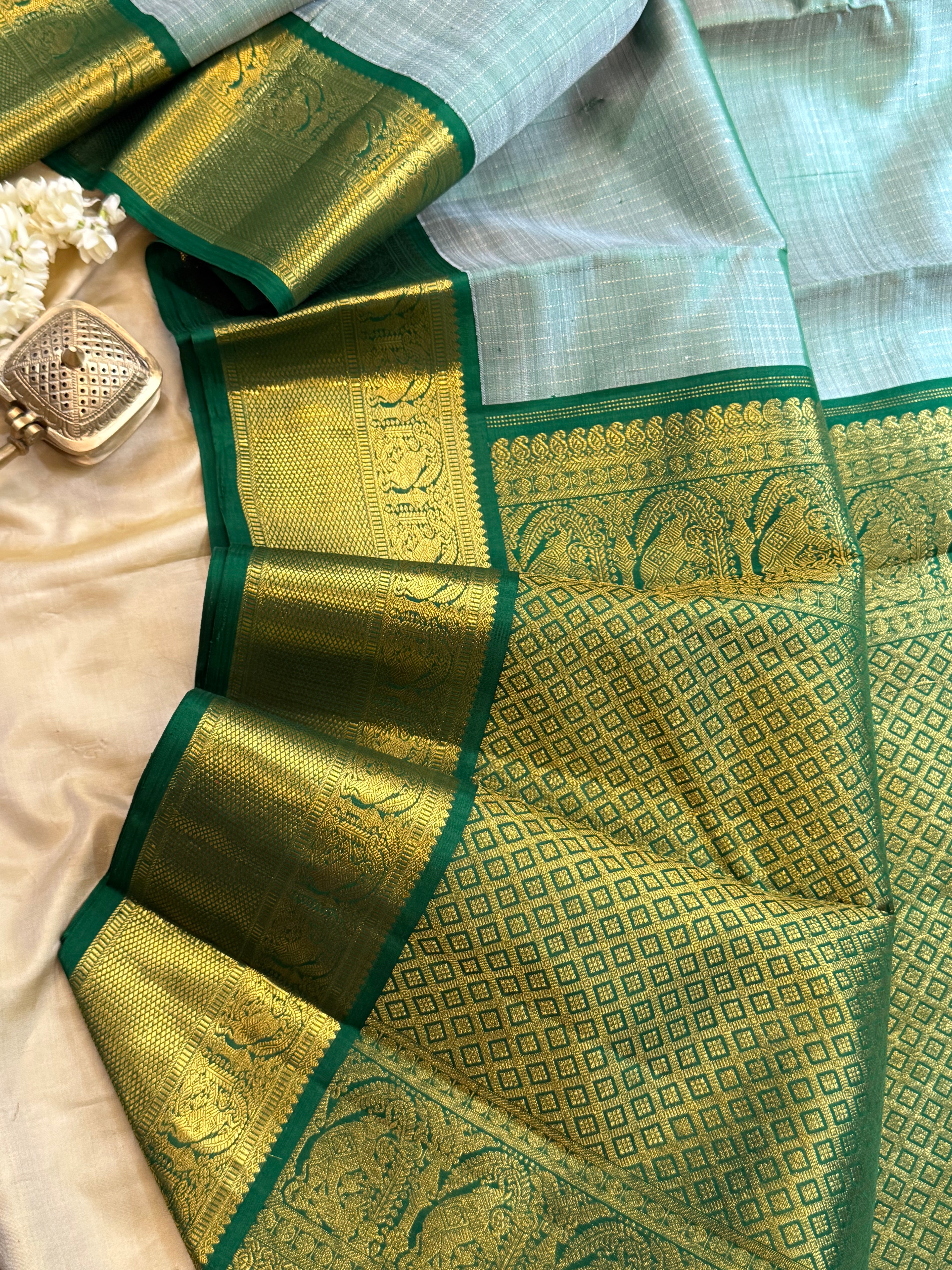 Green shot zari stripes and dark green border / Arani silk CL10109