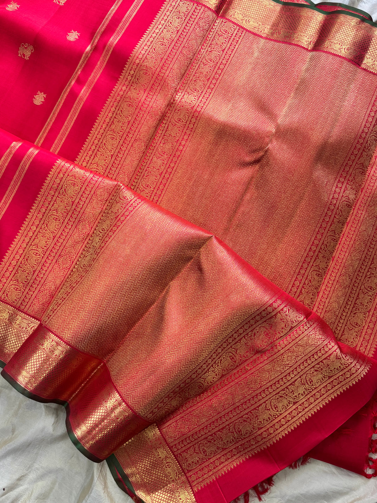 Red body with pure zari/kanjipuram silk saree clsa 12525