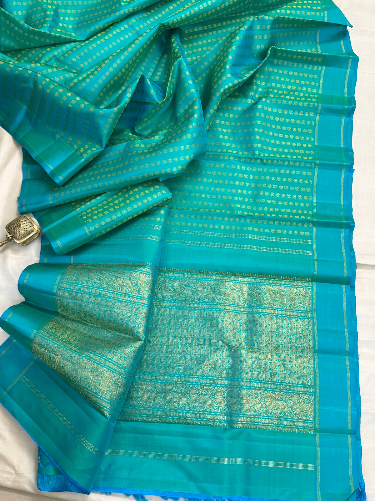turquoise annam and chakram thodar butta thread work / Kanjipuram silk CLSA12322