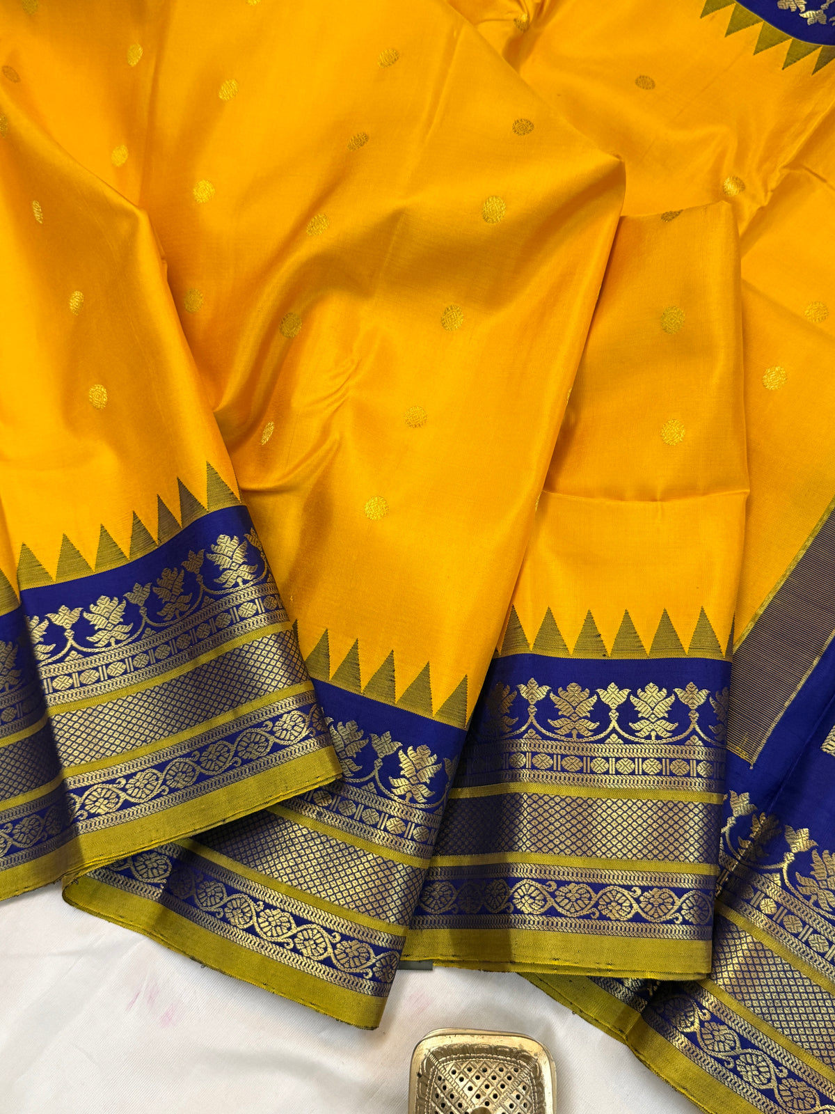 Gadwal silk yellow Korvai temple clsa 9309