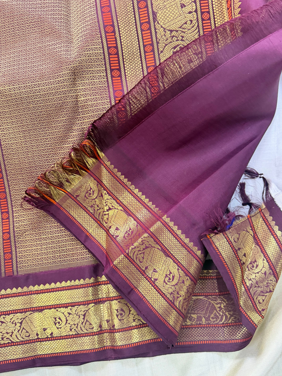 Eeyam shade Kai Korvai / pure Kanjipuram silk