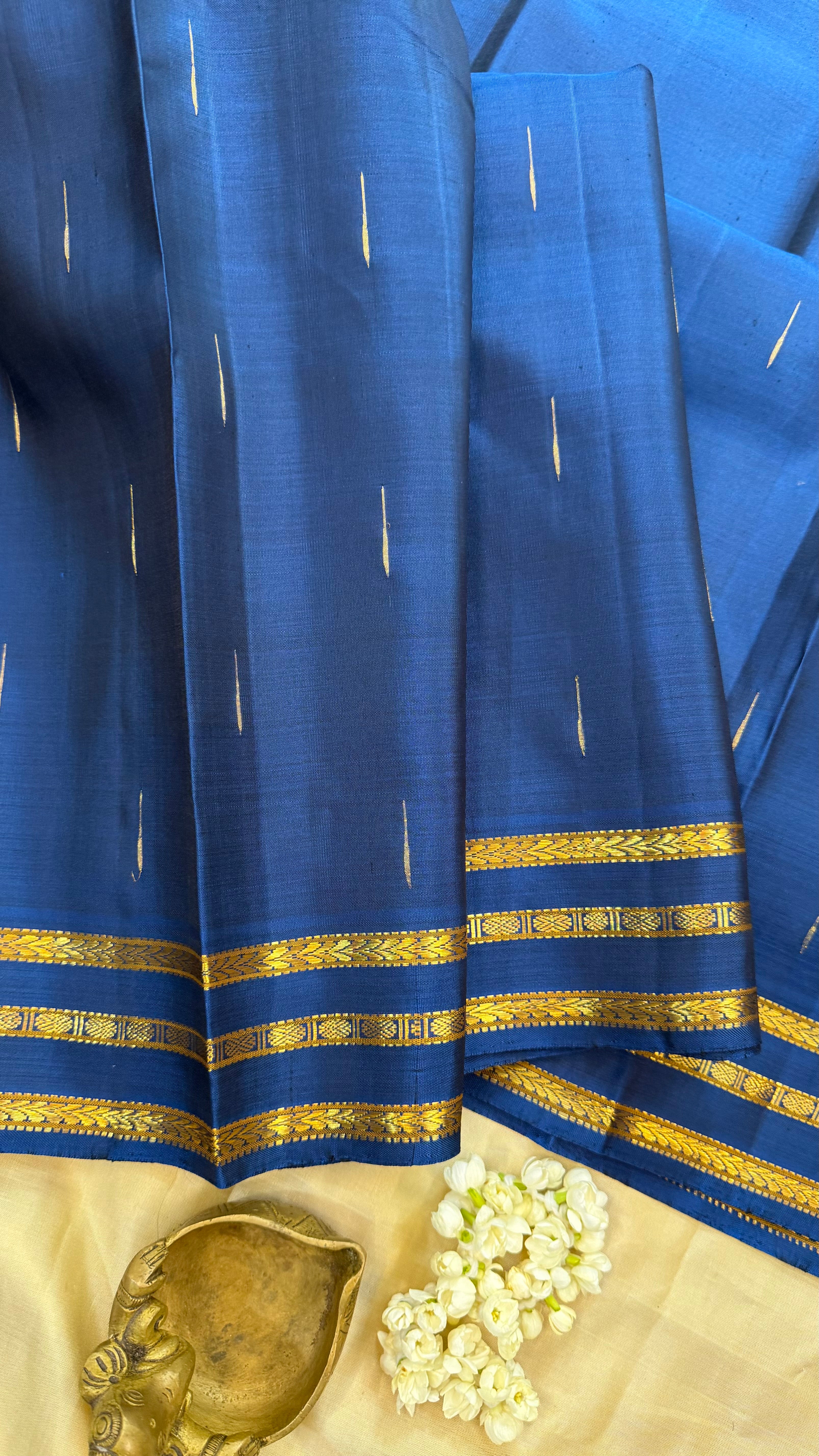 Blue malli moggu butta / Arani silk