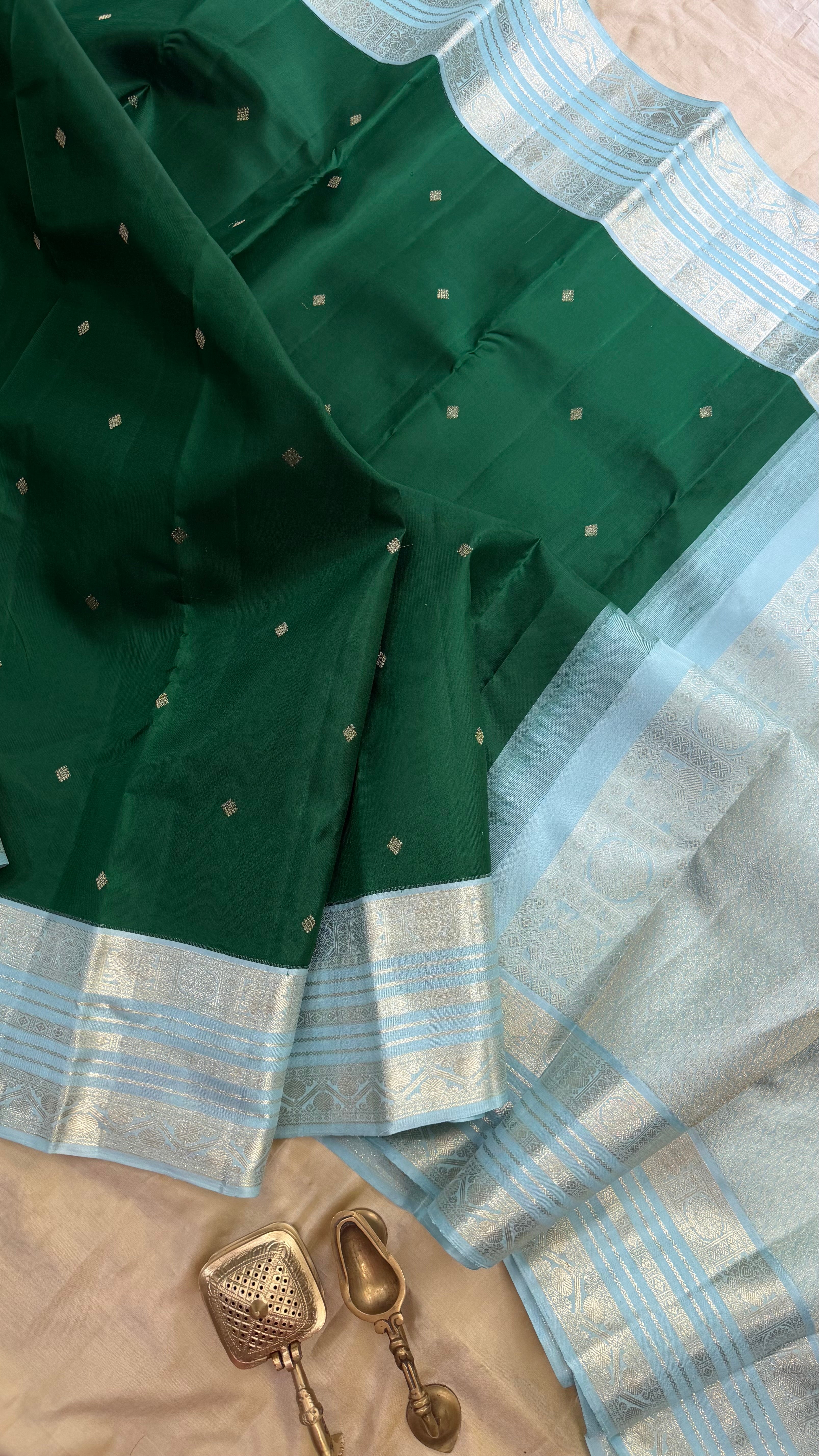Amoha : Green with turquoise blue Korvai   Kanjipuram silk 9091CL