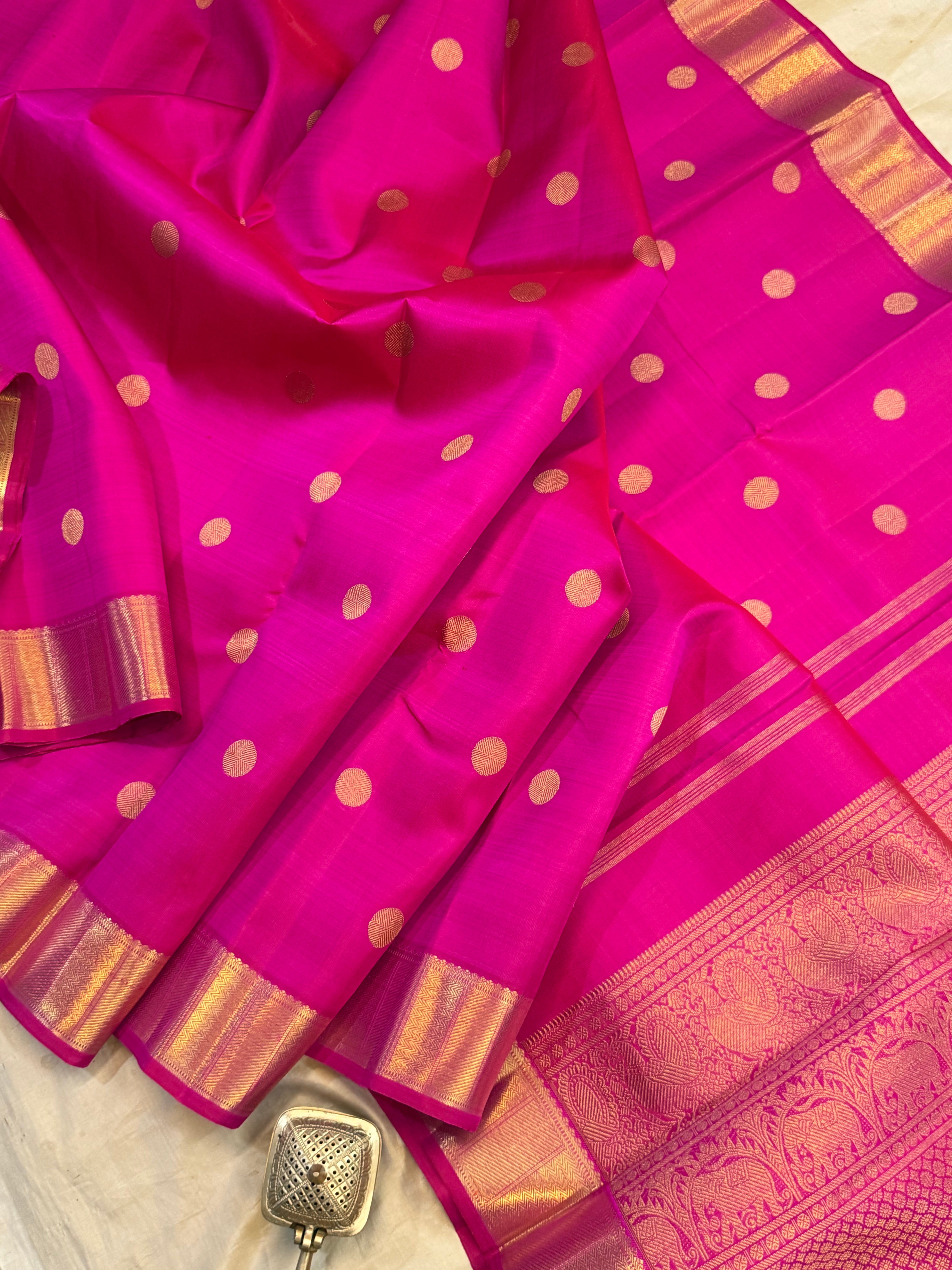Moha : Rani pink round Butta  pure Zari Kanjipuram silk