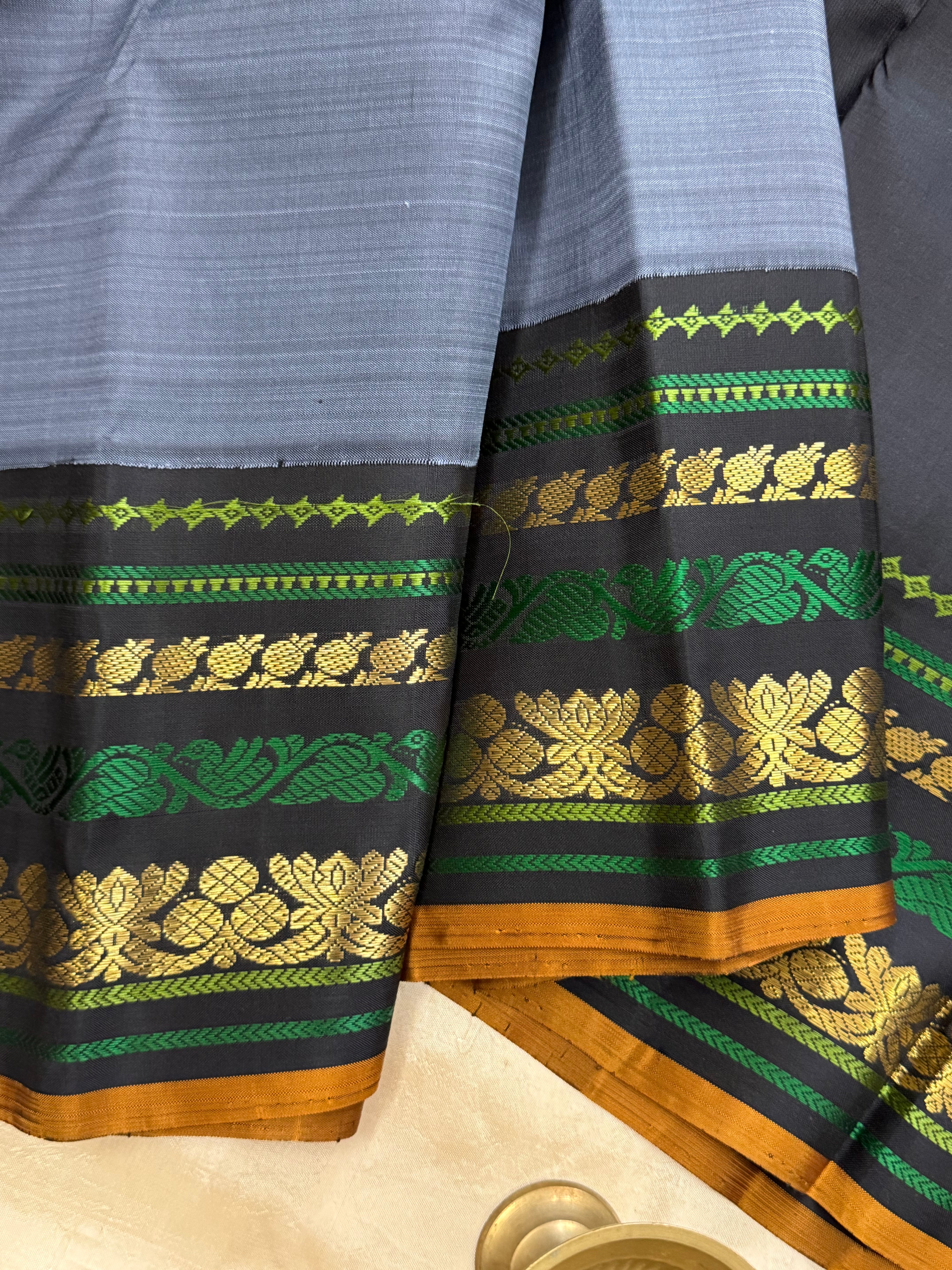 Master weaver - Grey and black Sorgavasal pallu / Kanjipuram silk