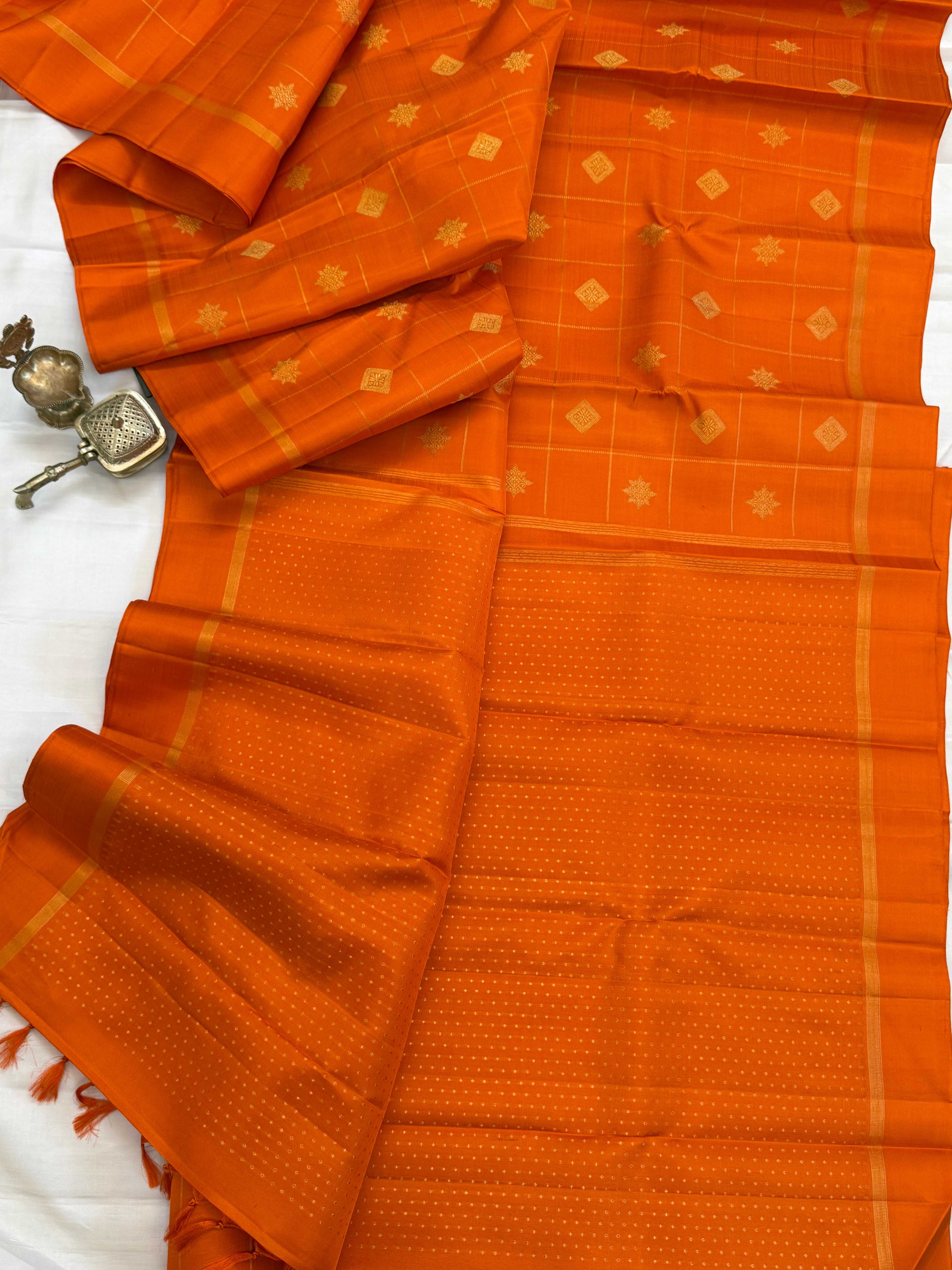 Rustic orange and body Zari Kattam with butta / kanjipuram silk saree clsa 11107