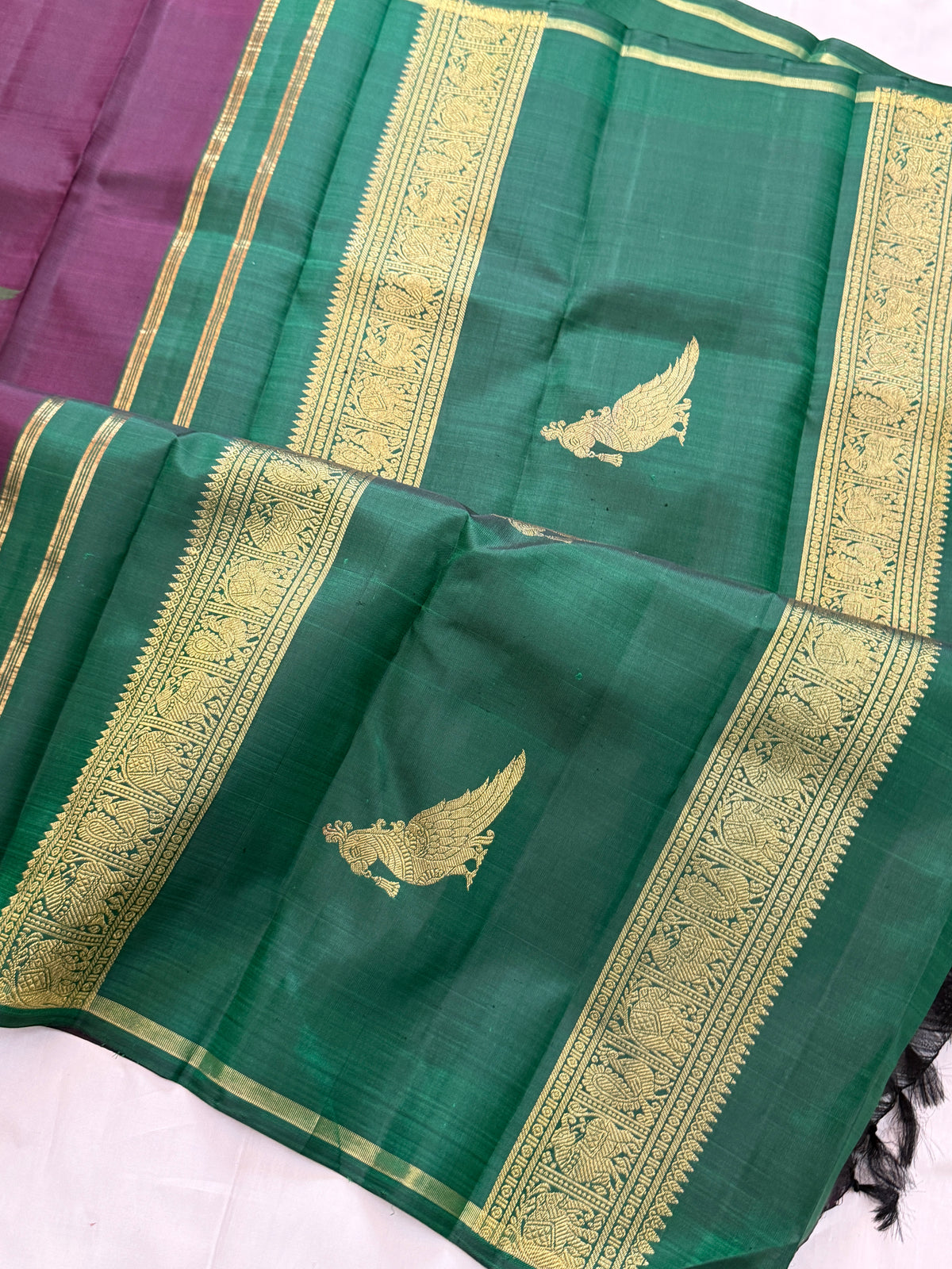 Paaku color zari and thread killi body butta / Kanjipuram silk CLSA11629
