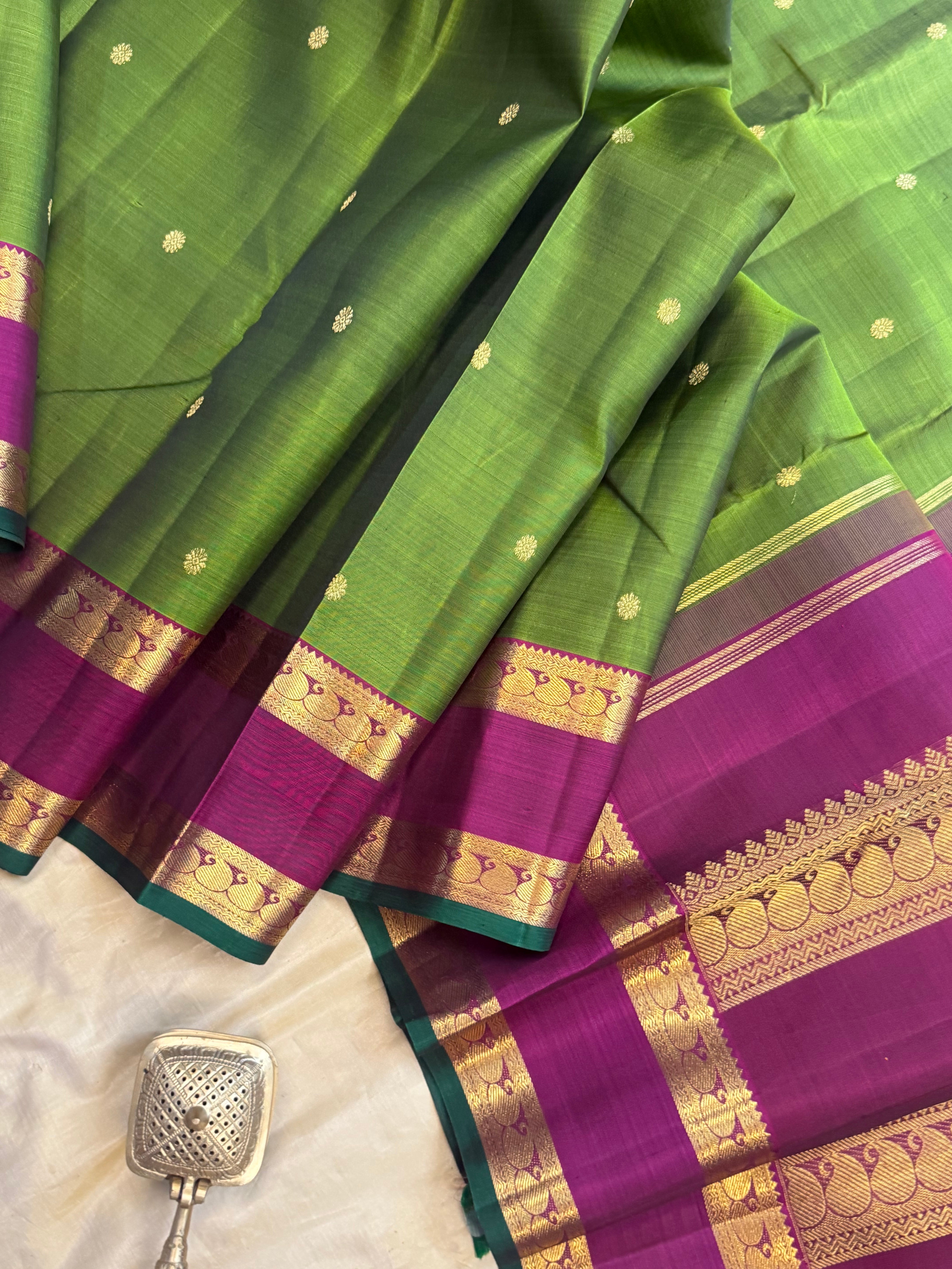 Moha : chutney green retta pet  pure Zari Kanjipuram silk