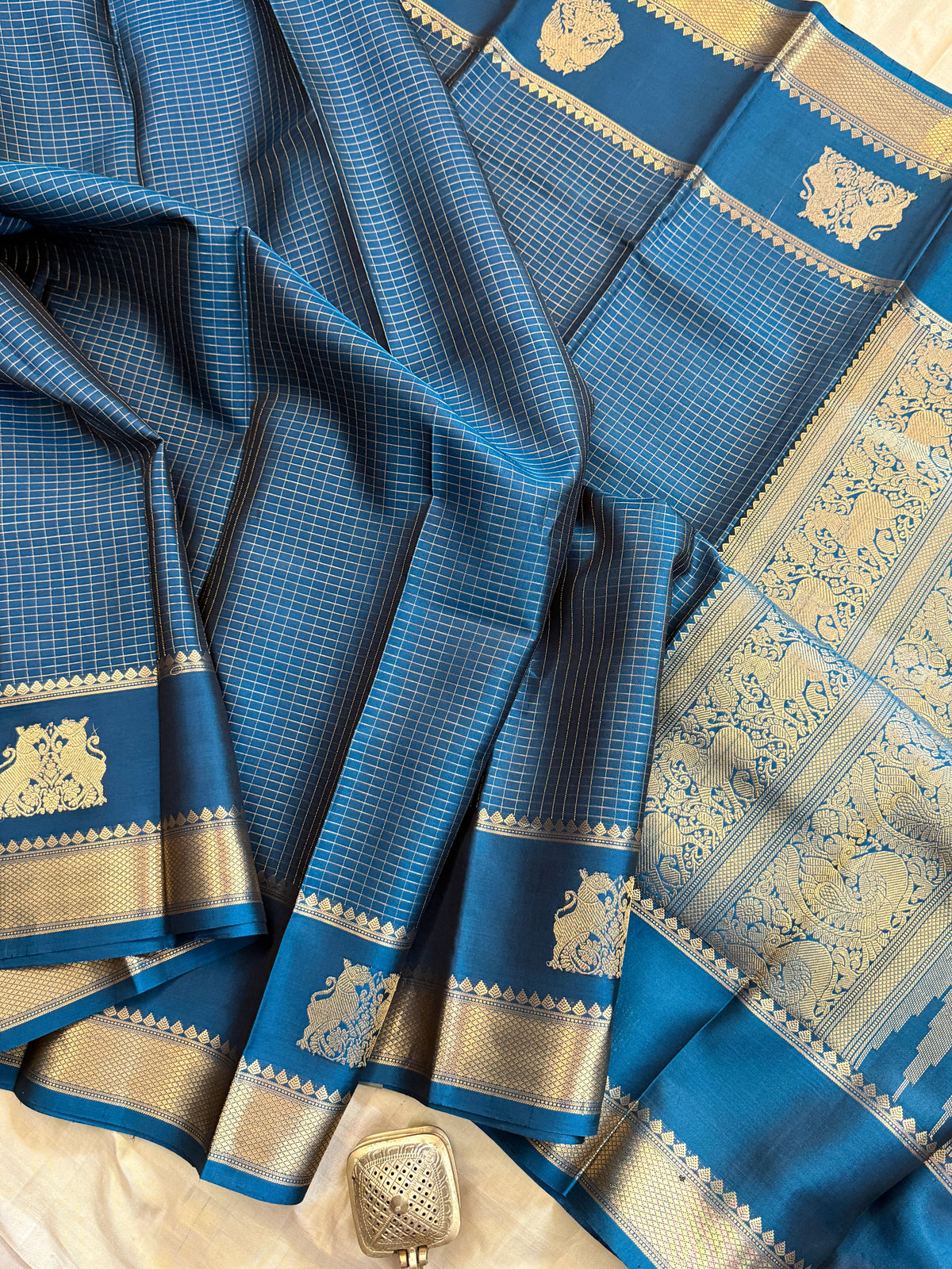Special edition- mayilkazhuthu colour with Zari kattam silk saree/clsa 12561